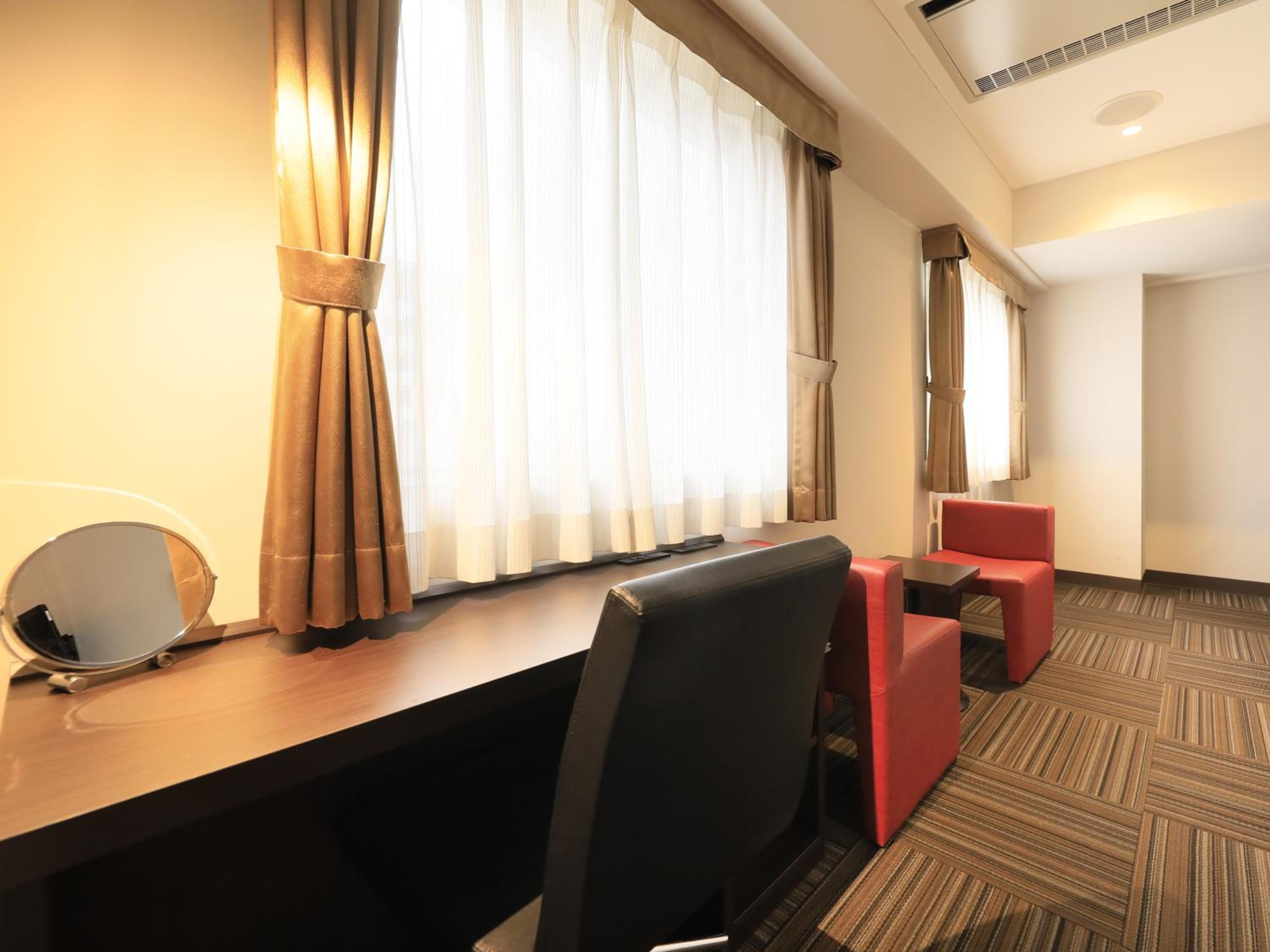 Double Room - Non-Smoking  - Photo 7