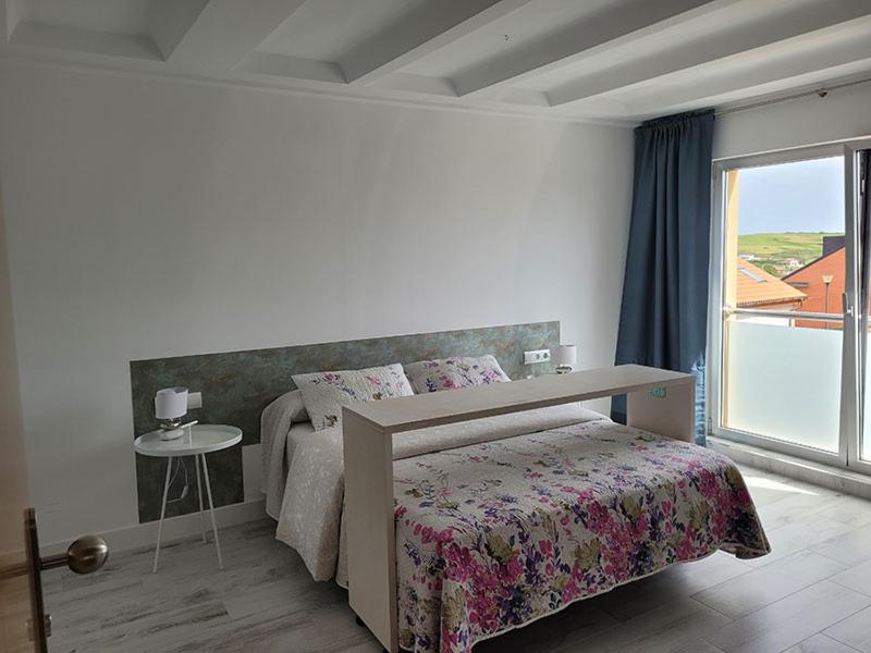 Twin Room with Private Bathroom - Photo 9
