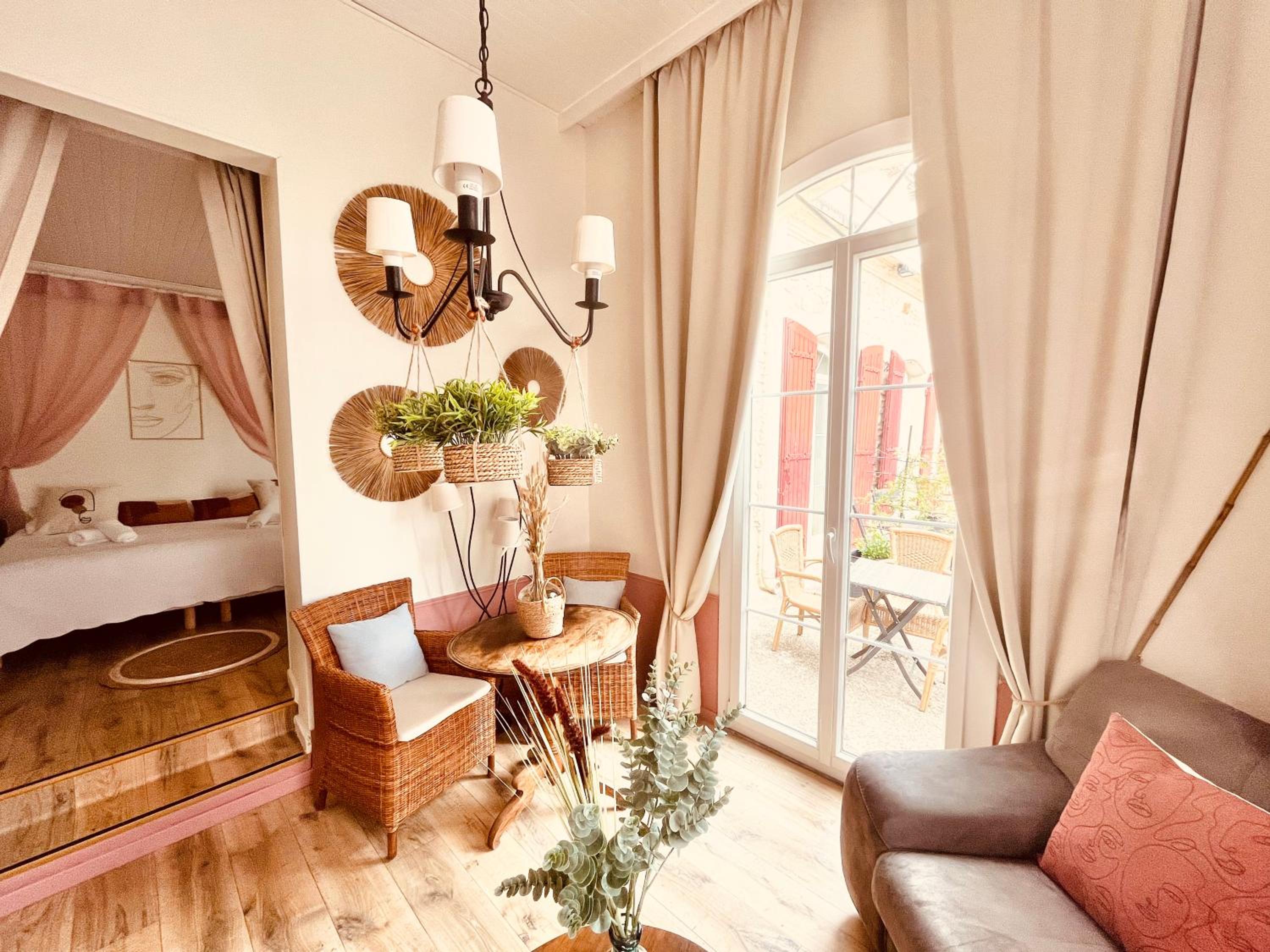 Junior Suite with Terrace - Photo 2
