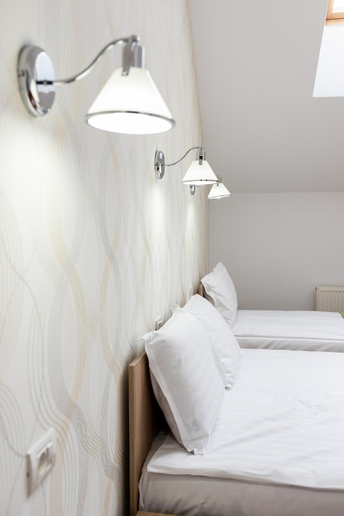 Triple Room with Private Bathroom photo 2