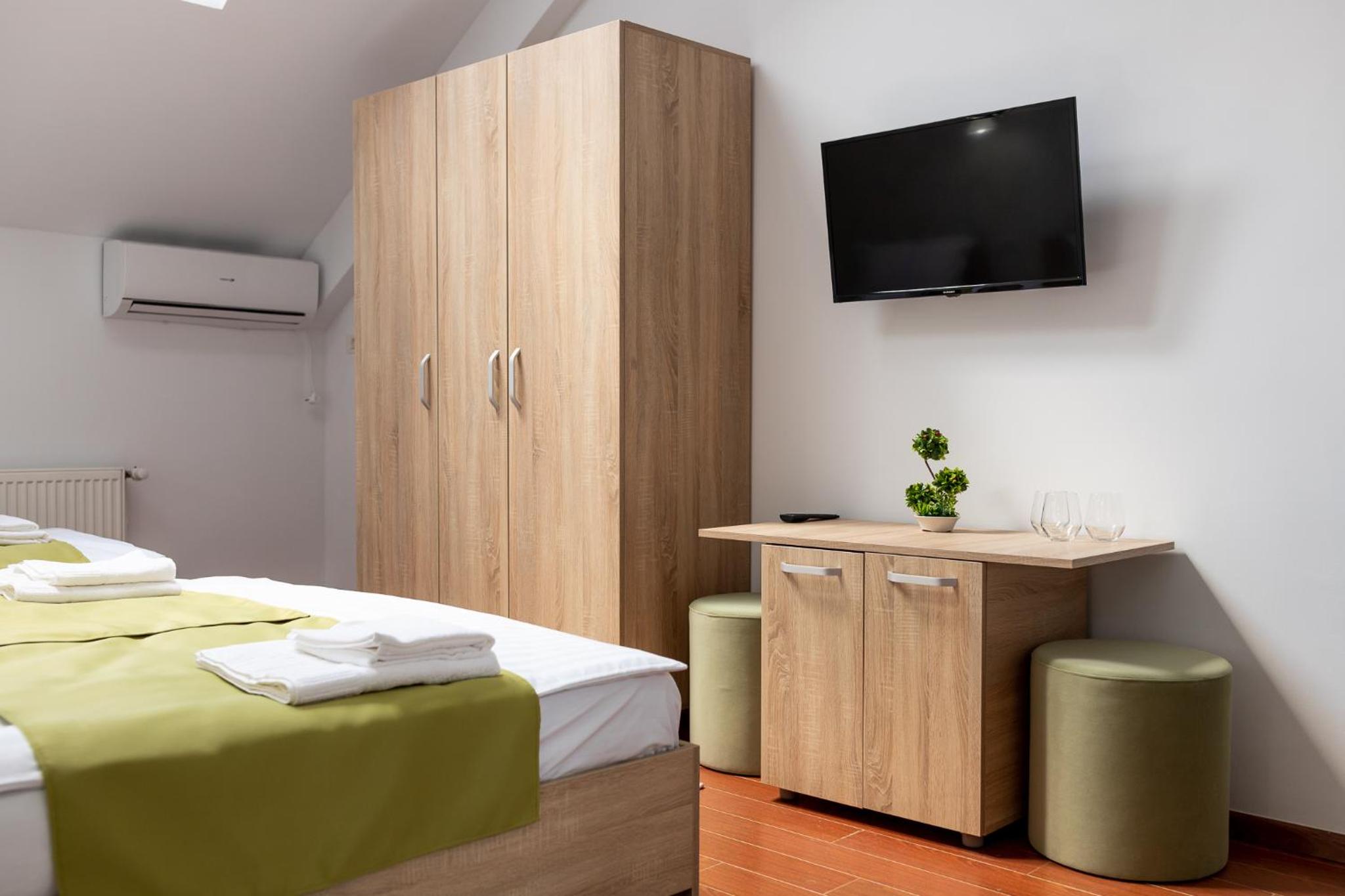 Triple Room with Private Bathroom photo 3