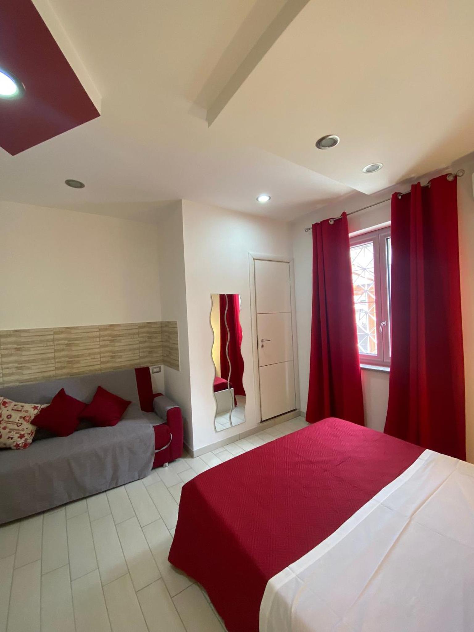 Deluxe Double Room with Extra Bed - Photo 12
