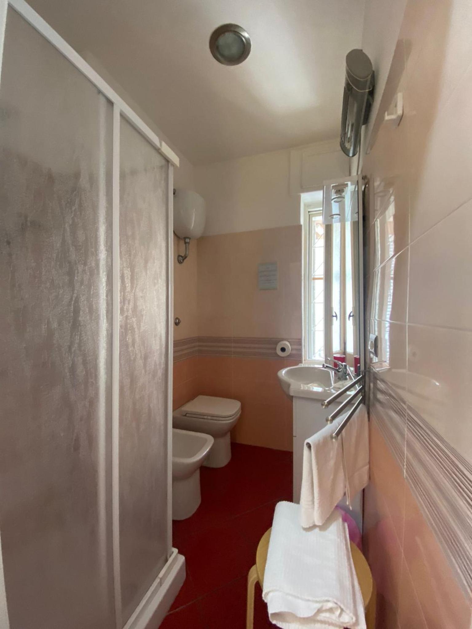 Deluxe Double Room with Extra Bed - Photo 11