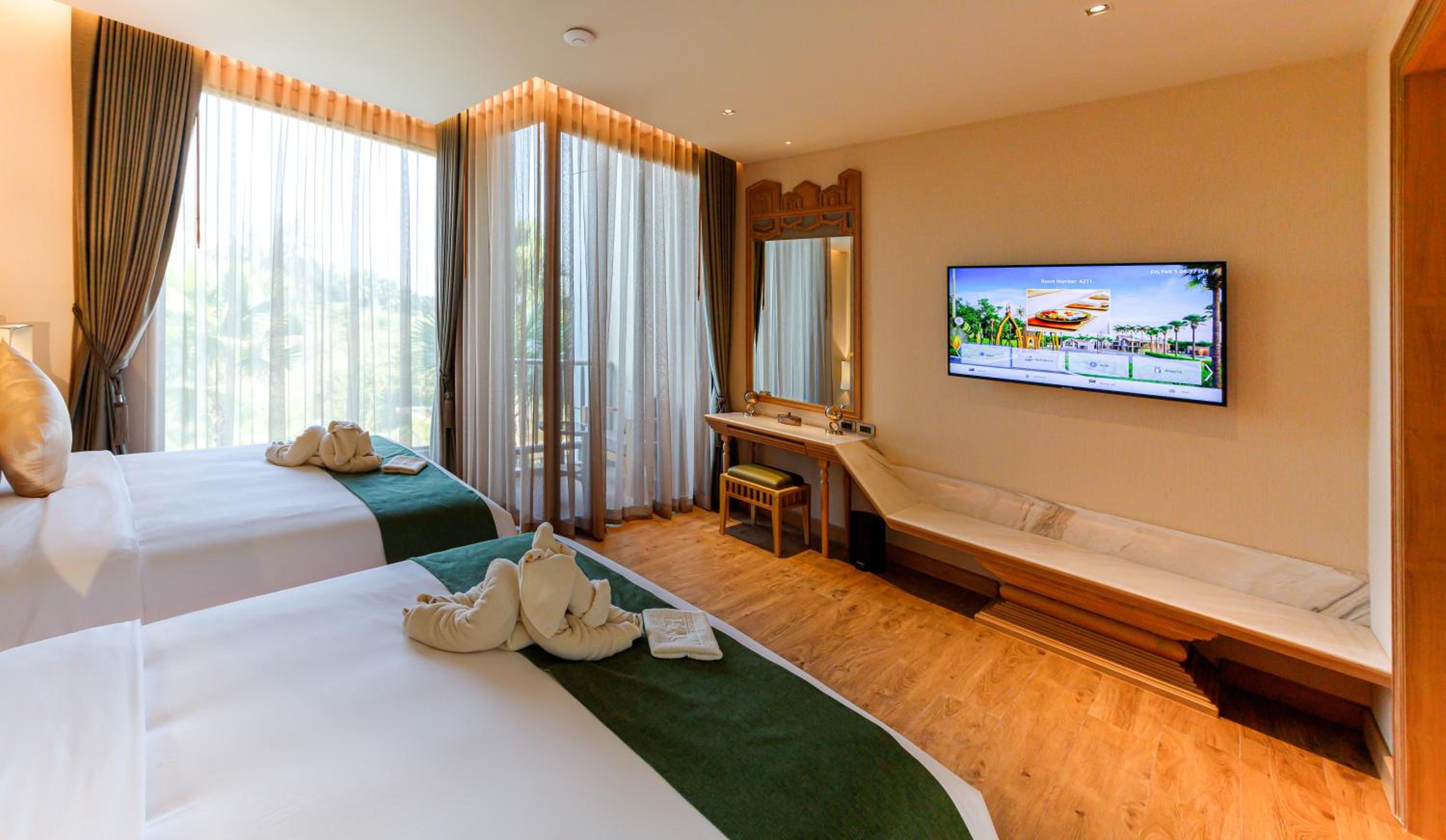Deluxe Twin (2 Double beds) - Photo 2