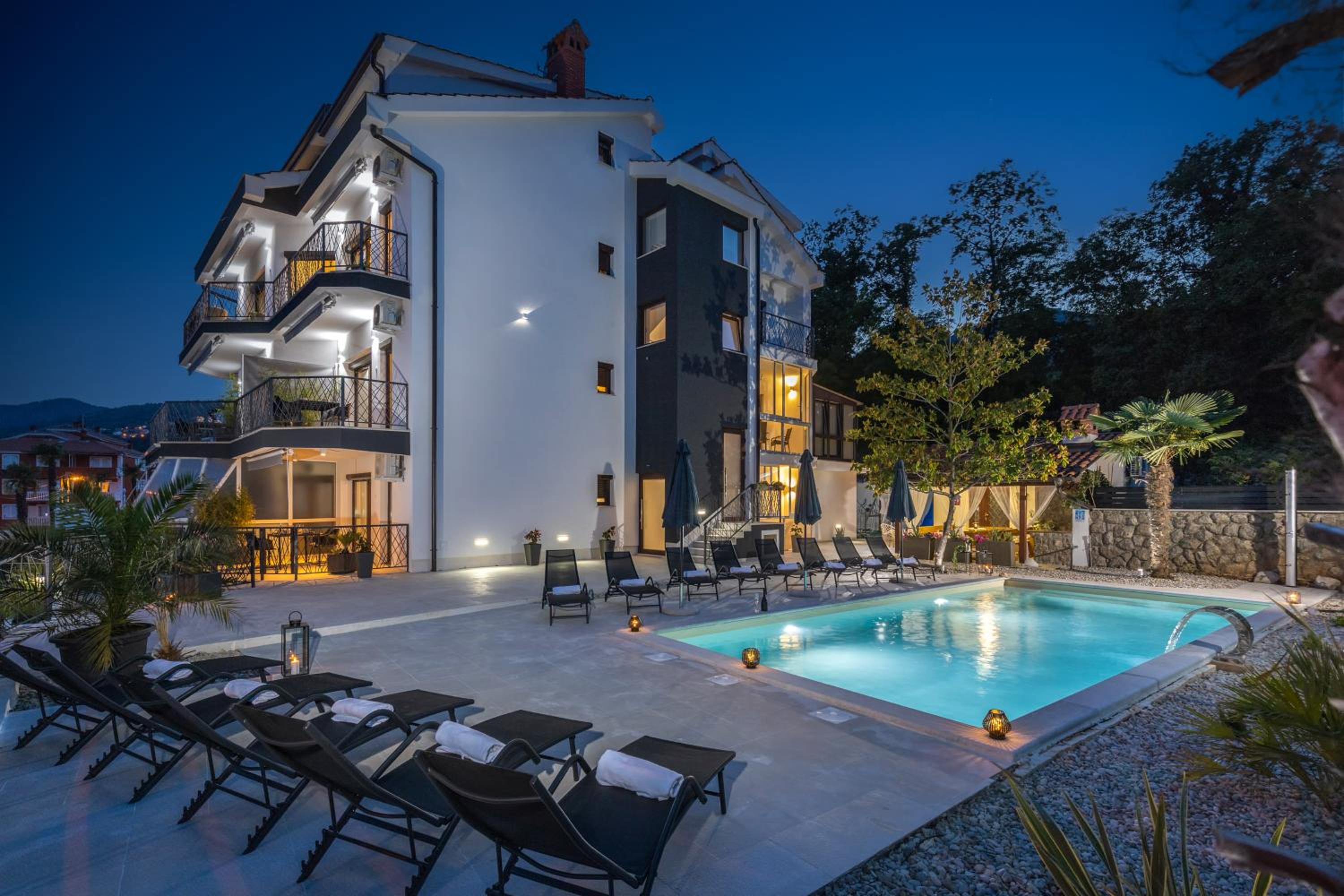 Superior Apartment photo 2