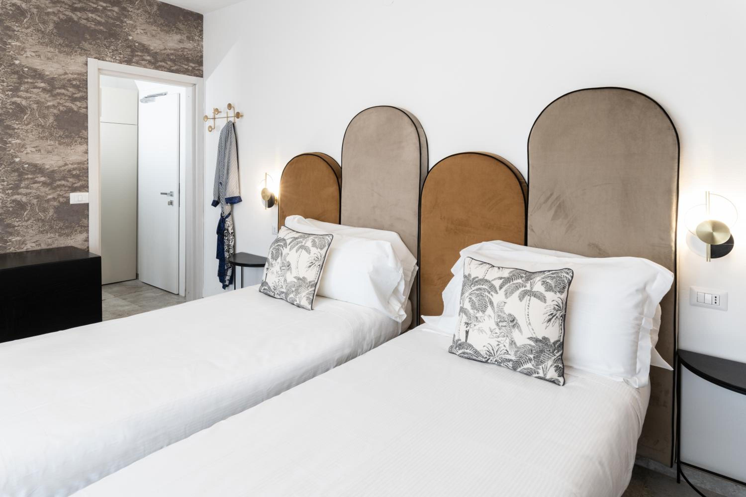 Triple Room with Balcony - Photo 4