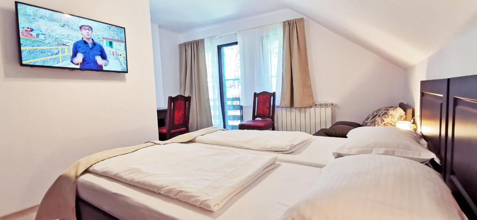 Deluxe Triple Room - Photo 10