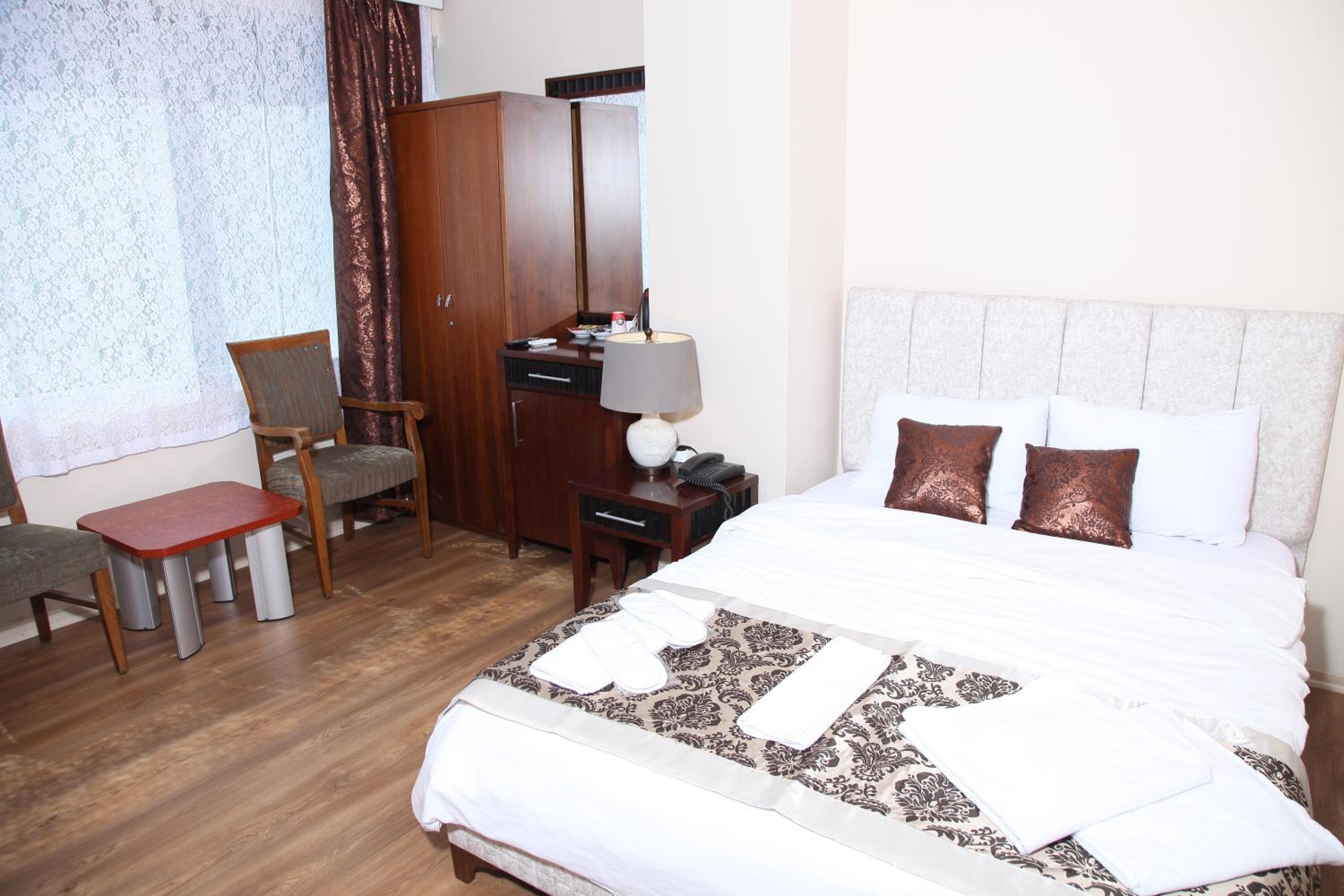 Deluxe Double Room with Shower photo 1