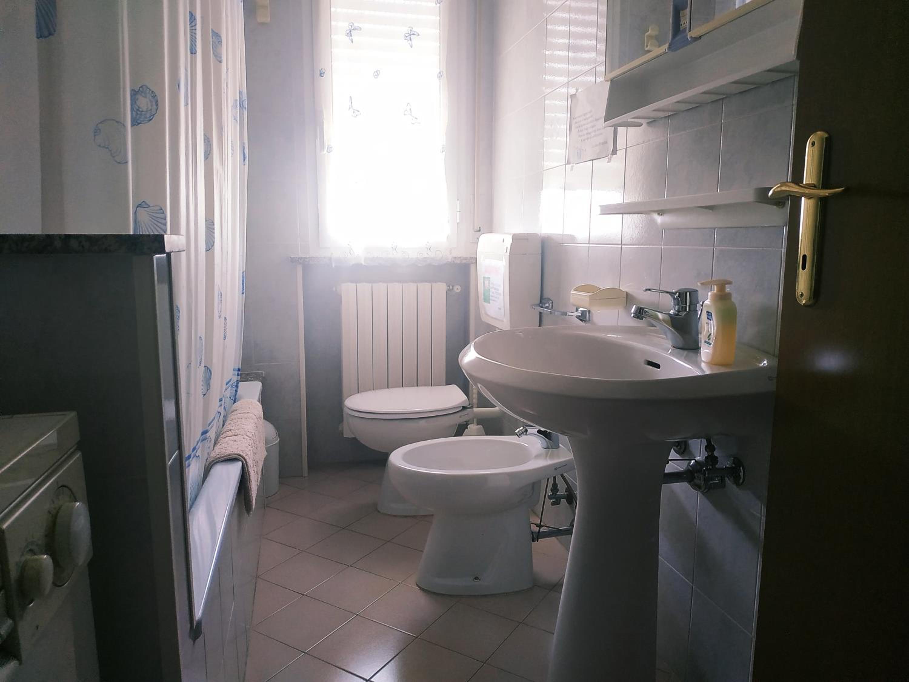 Double Room with Private Bathroom photo 3