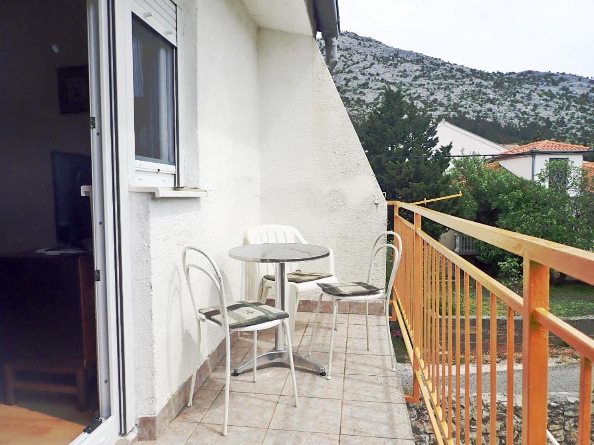 Apartment with Mountain View photo 1