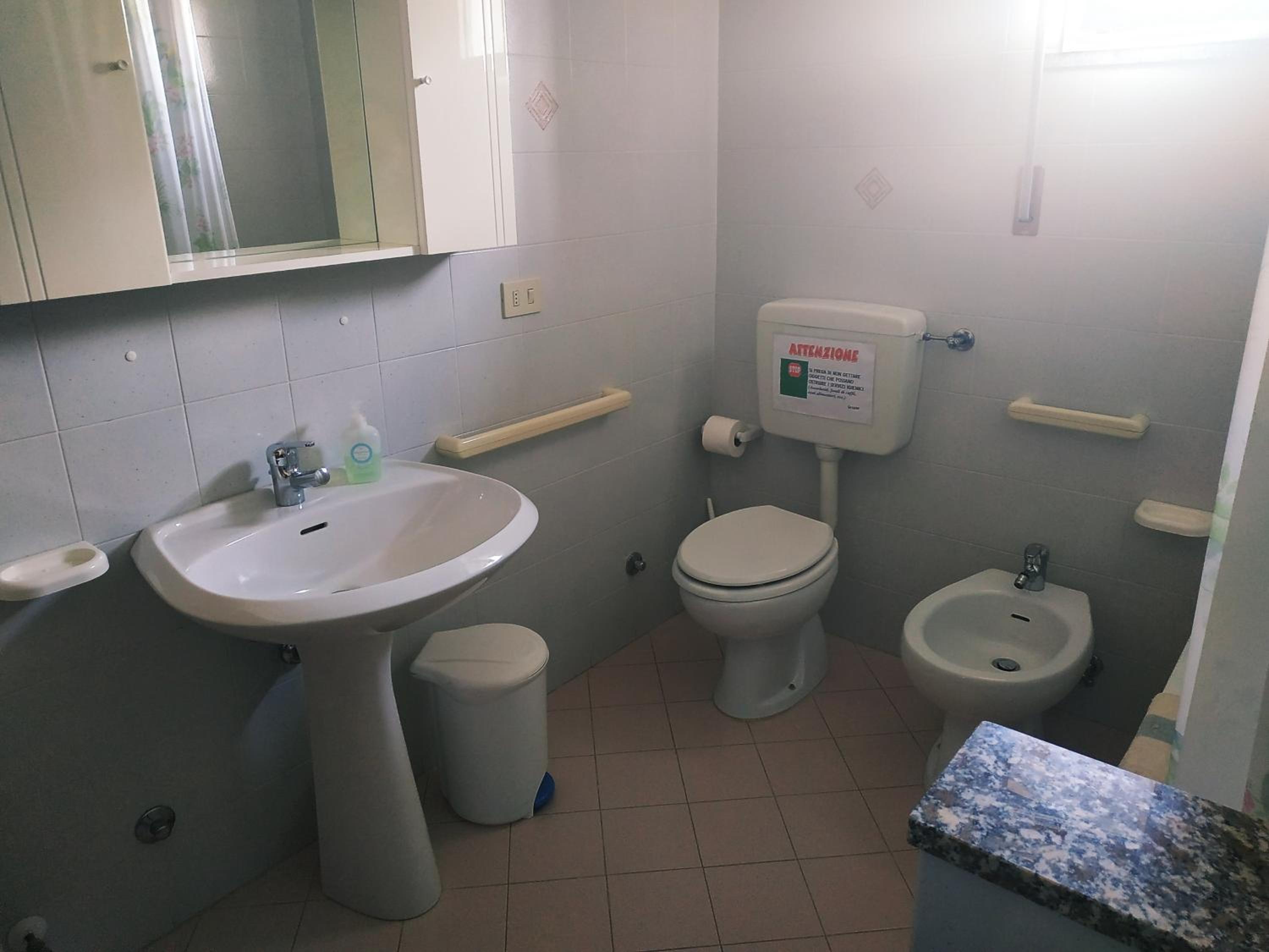 Triple Room with Private Bathroom photo 3