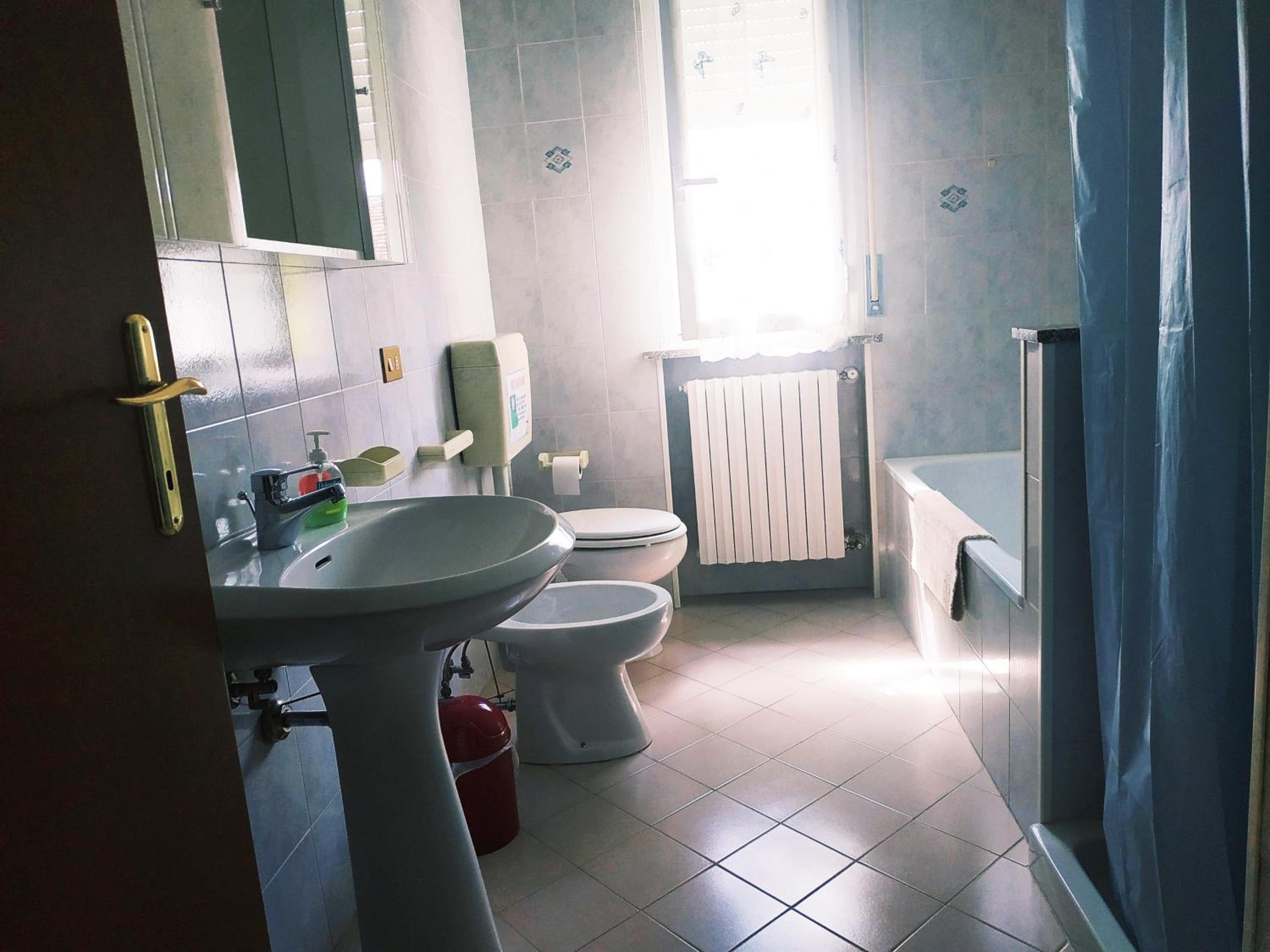 Quadruple Room with Shared Bathroom photo 2