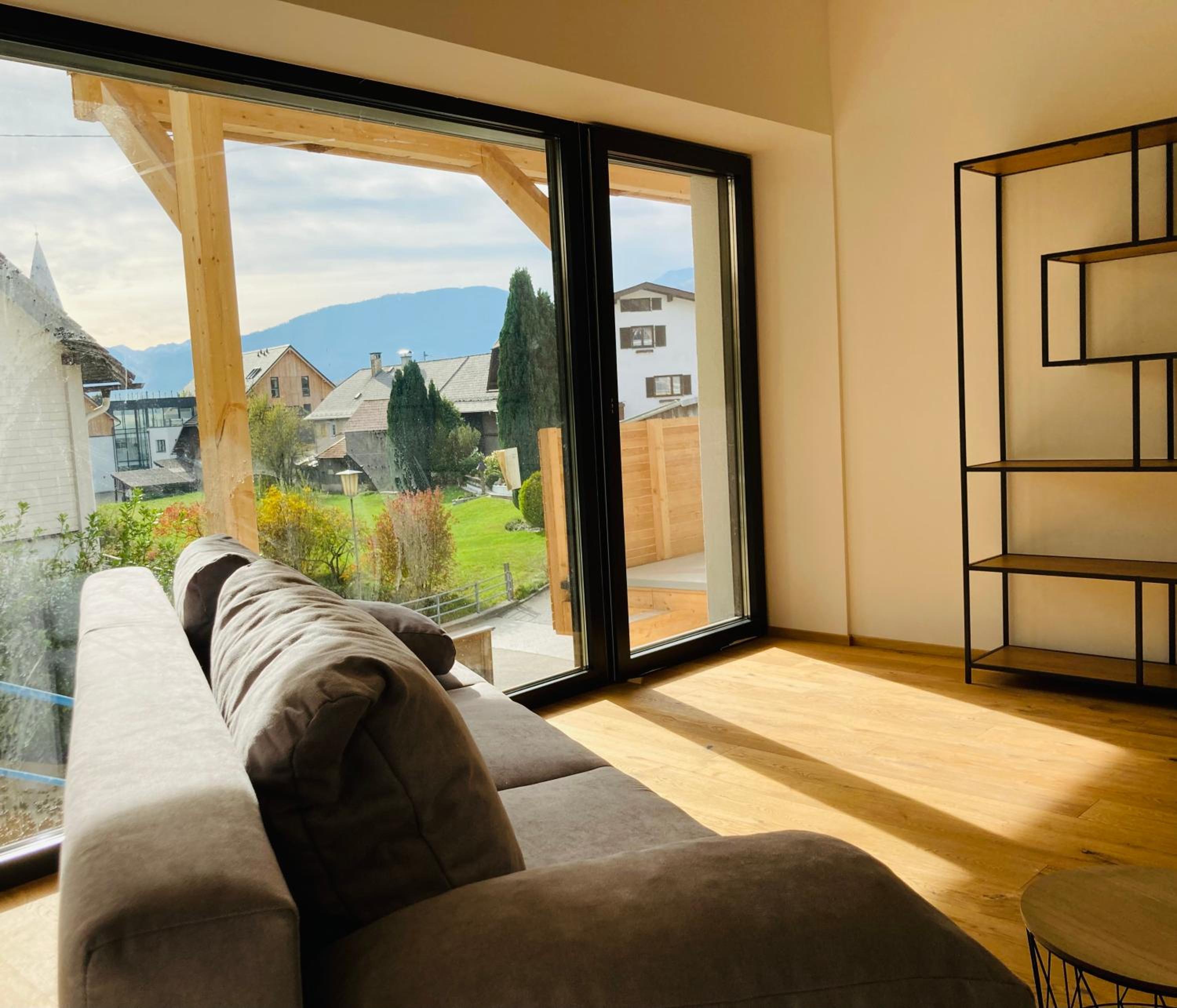 Apartment with Mountain View photo 2