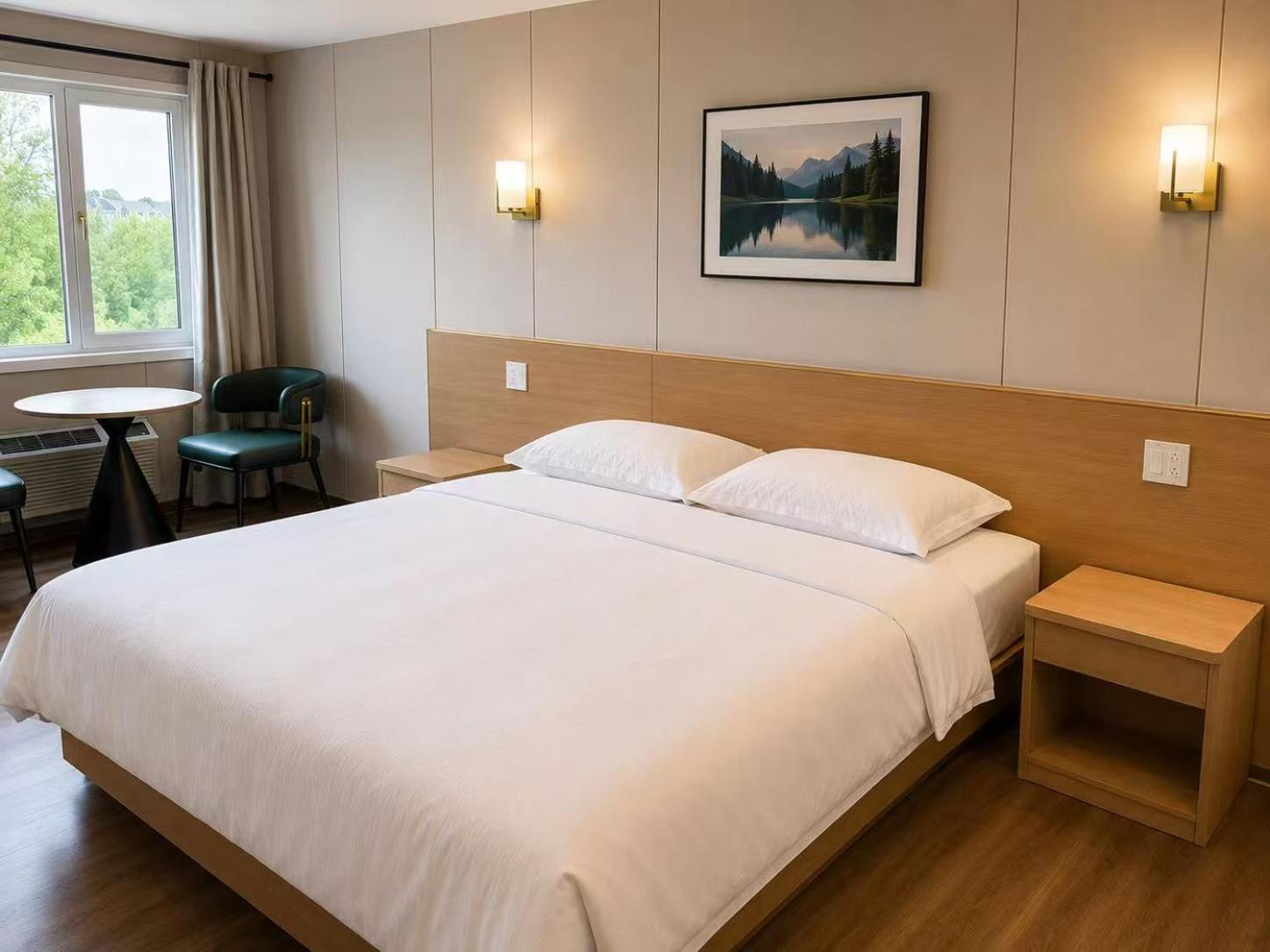 Deluxe Queen Room