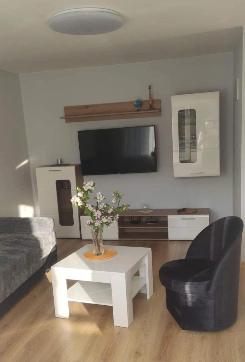 One-Bedroom Apartment - Photo 1