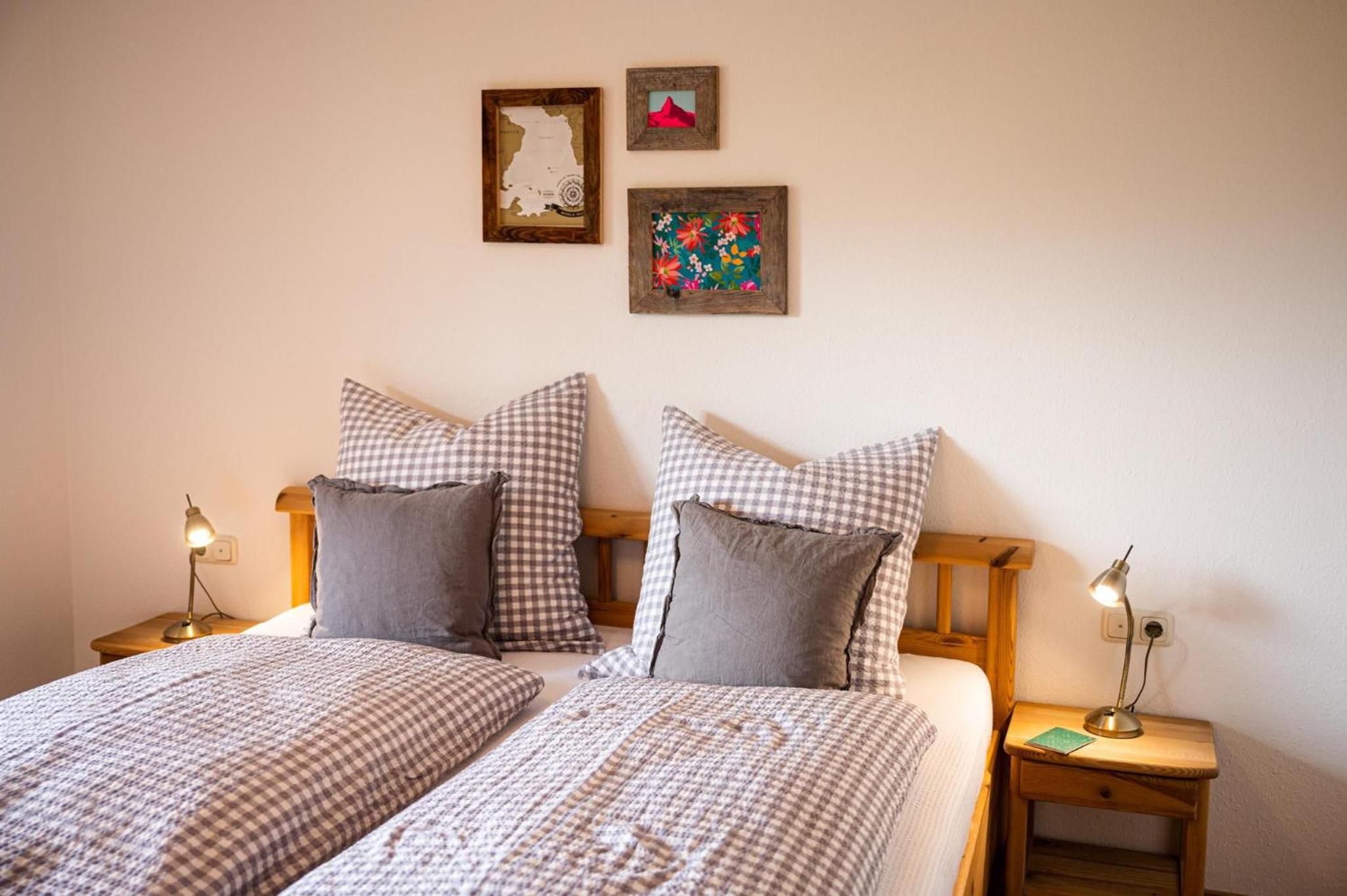 One-Bedroom Apartment photo 1