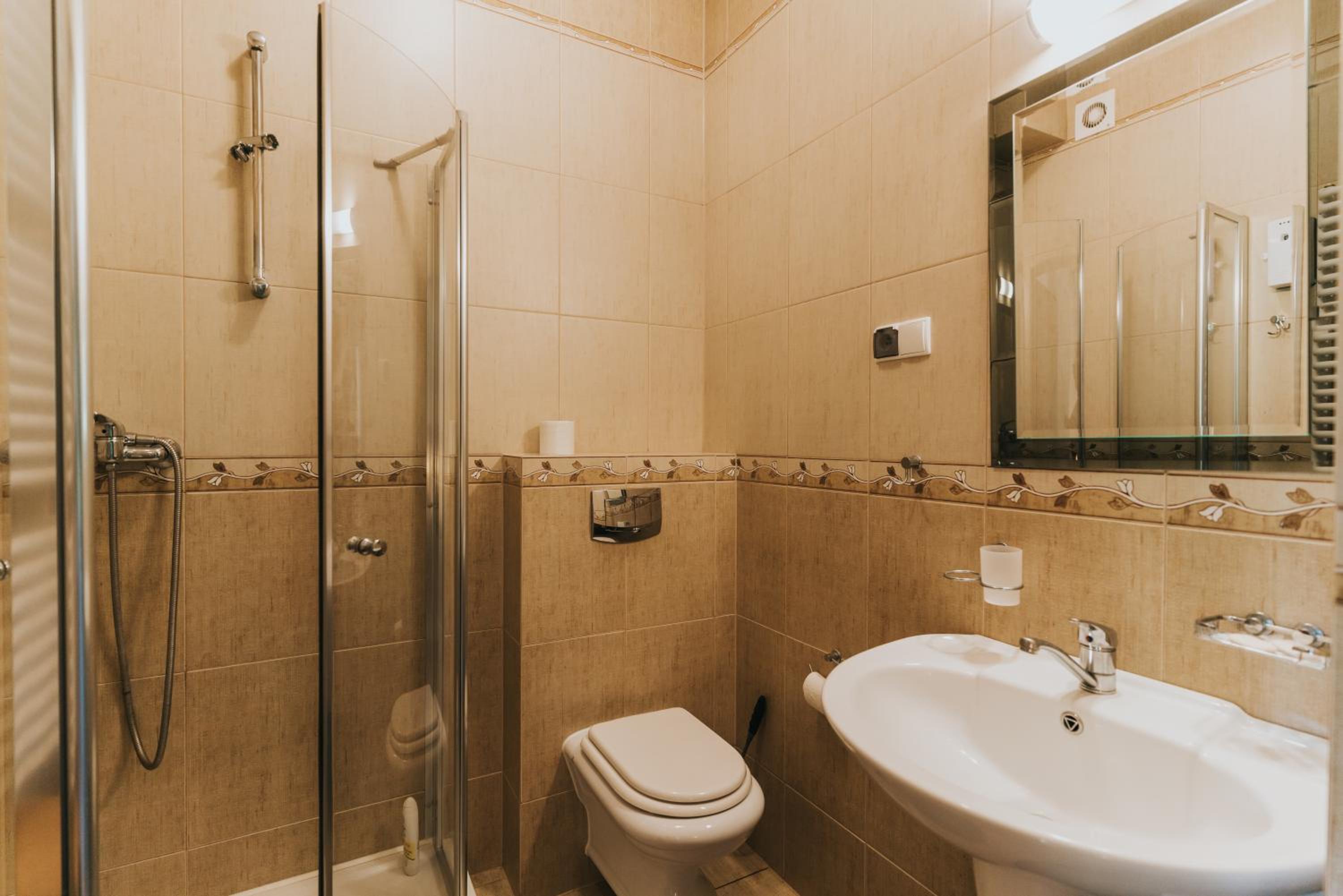 Deluxe Double Room with Balcony photo 3