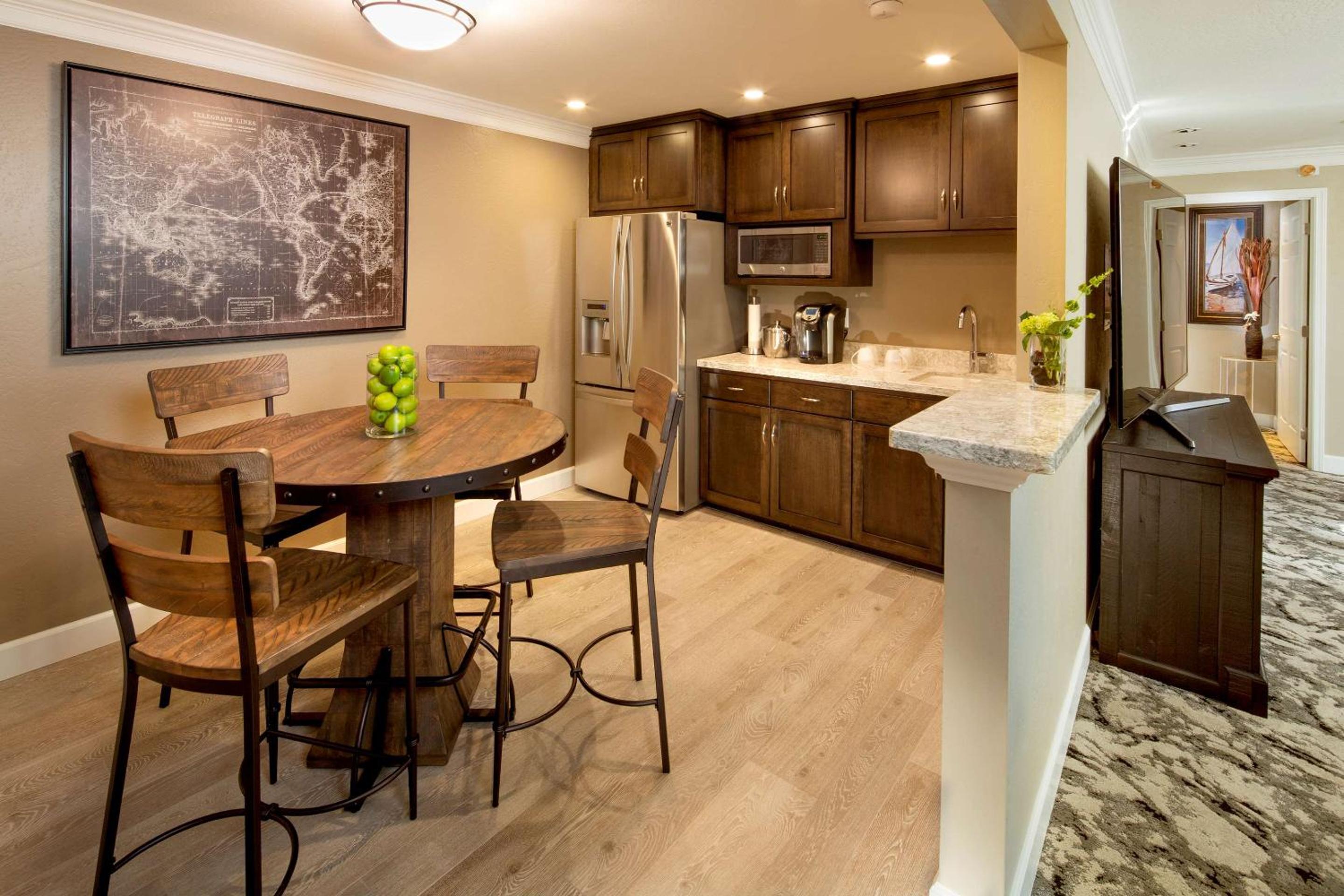 Two-Bedroom Apartment with Private Patio photo 3