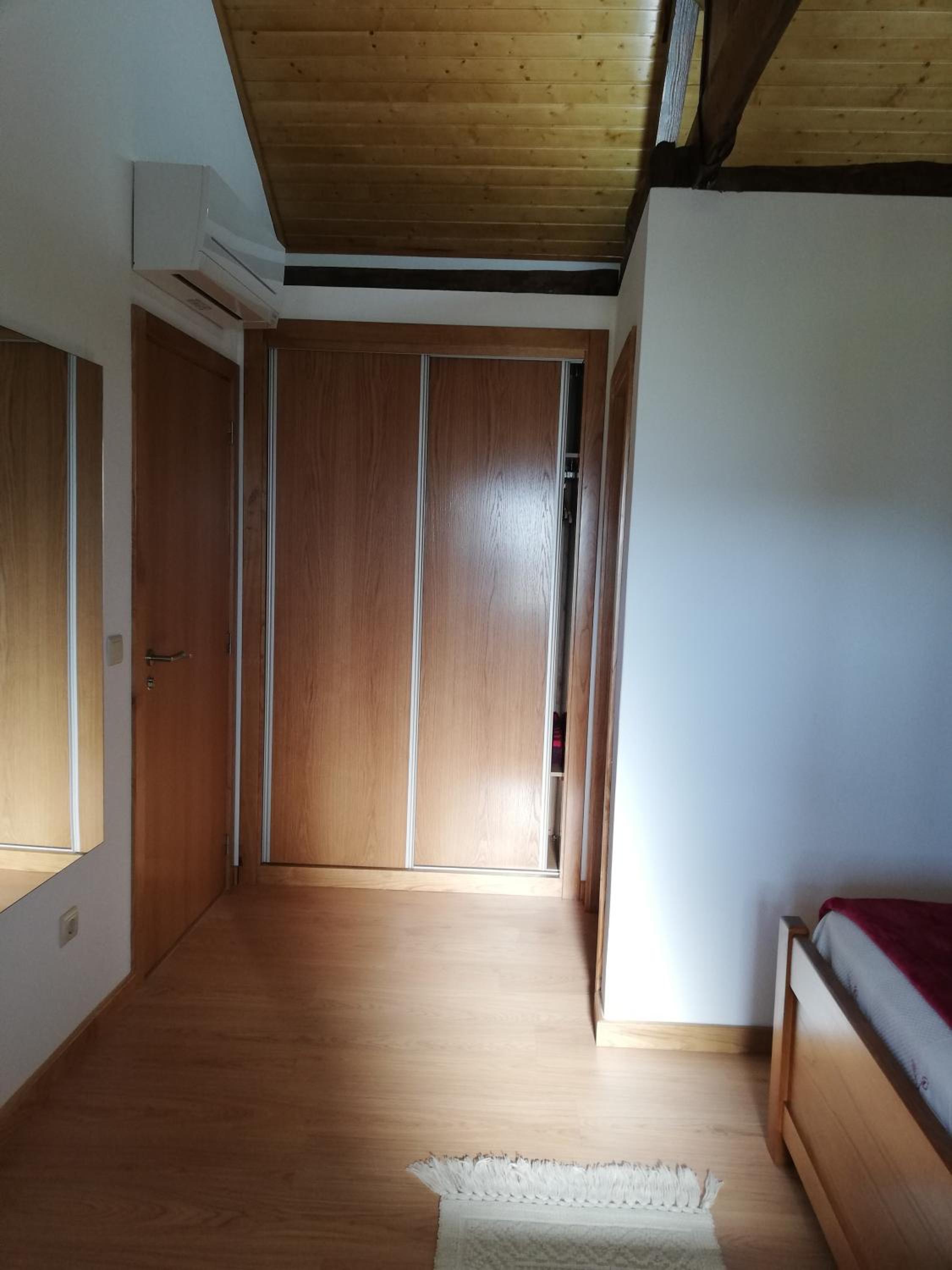 Double Room with Private Bathroom - Photo 3