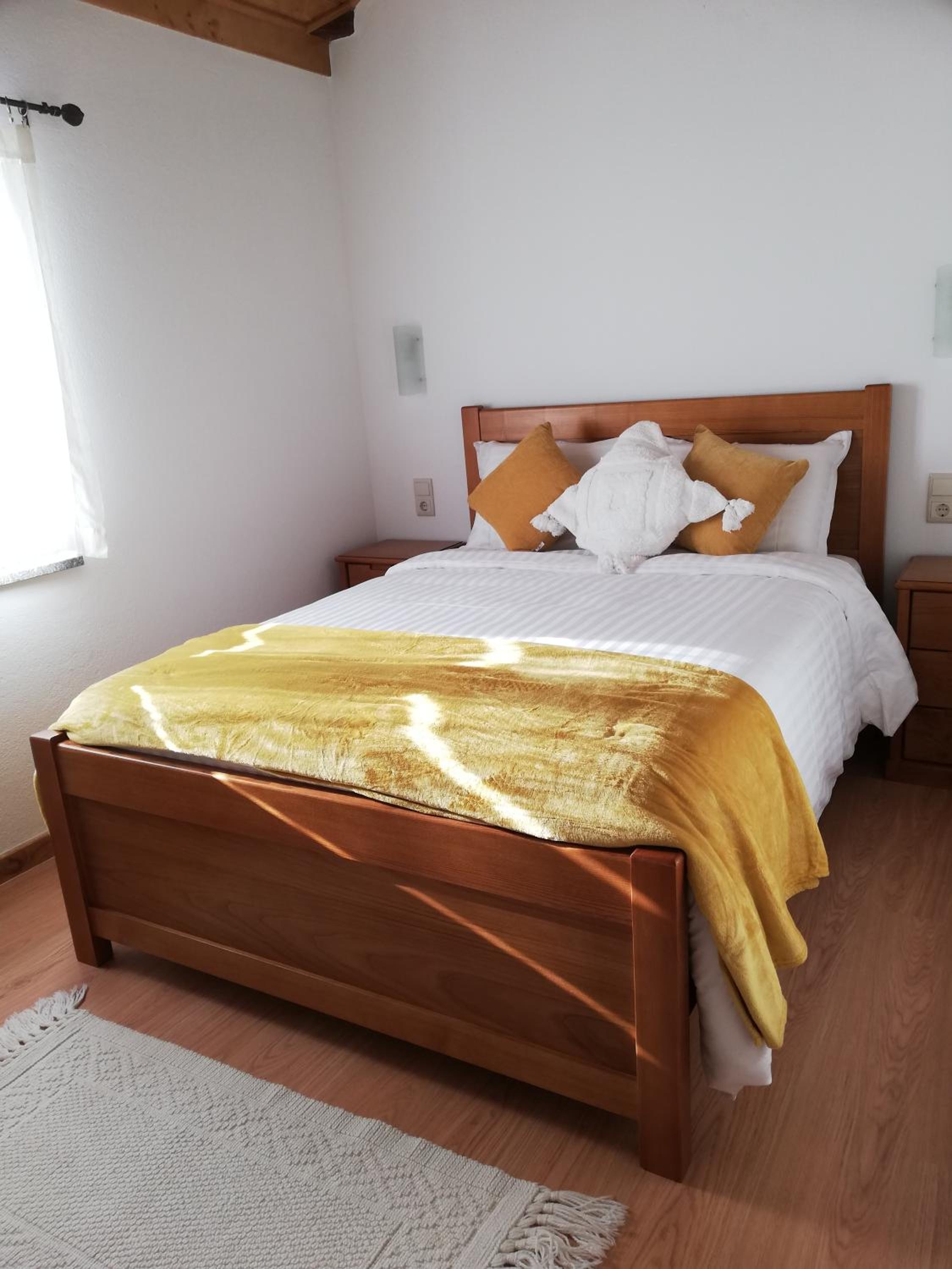 Double Room with Private Bathroom - Photo 9