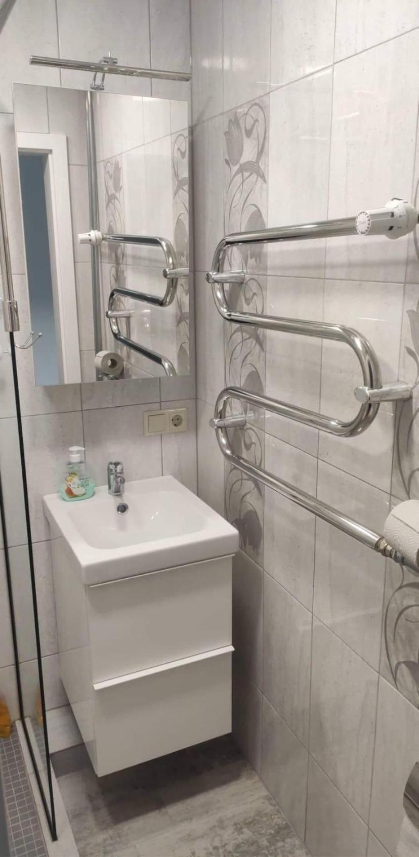 One-Bedroom Apartment - Photo 3