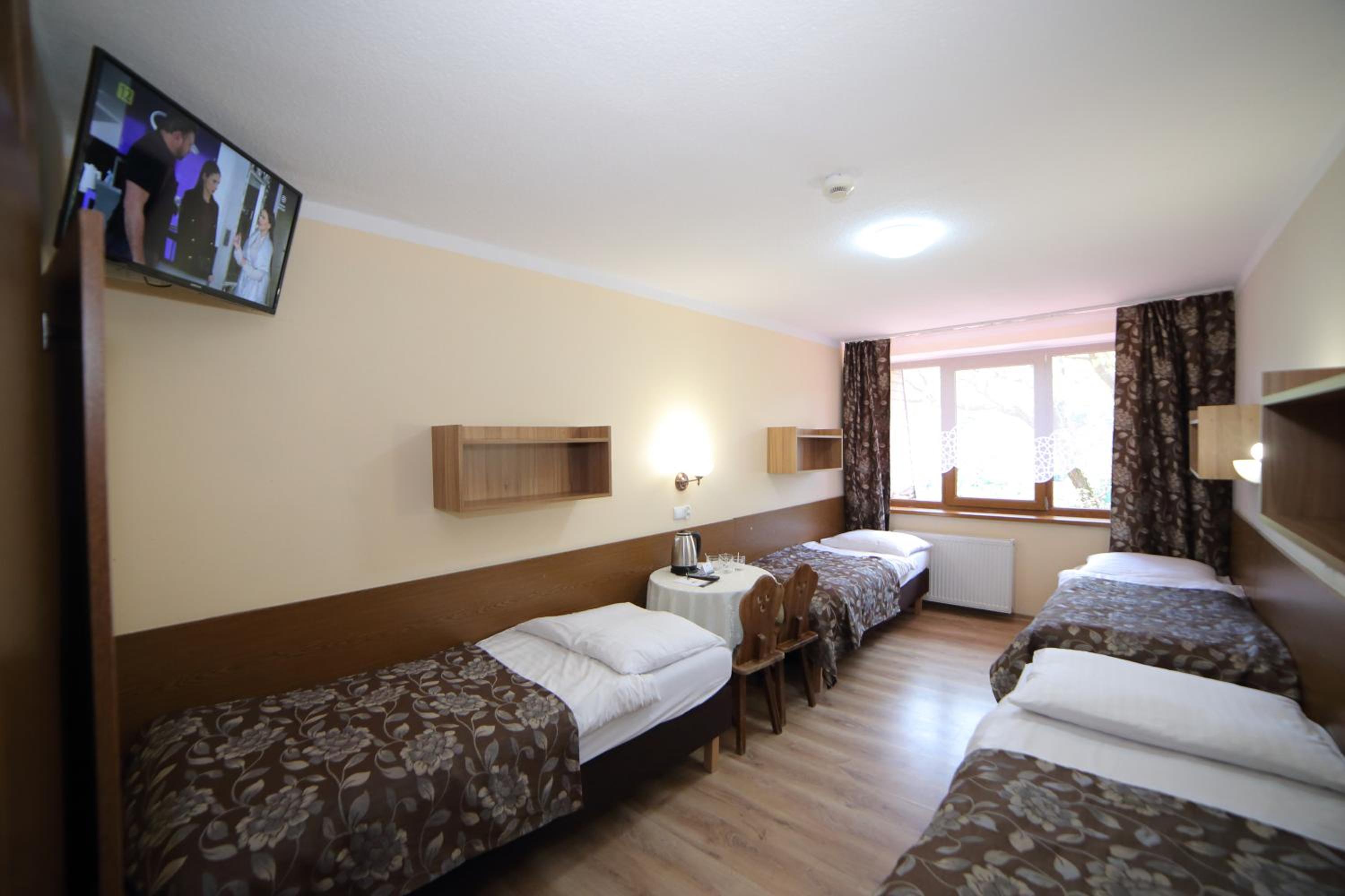 Economy Quadruple Room photo 1