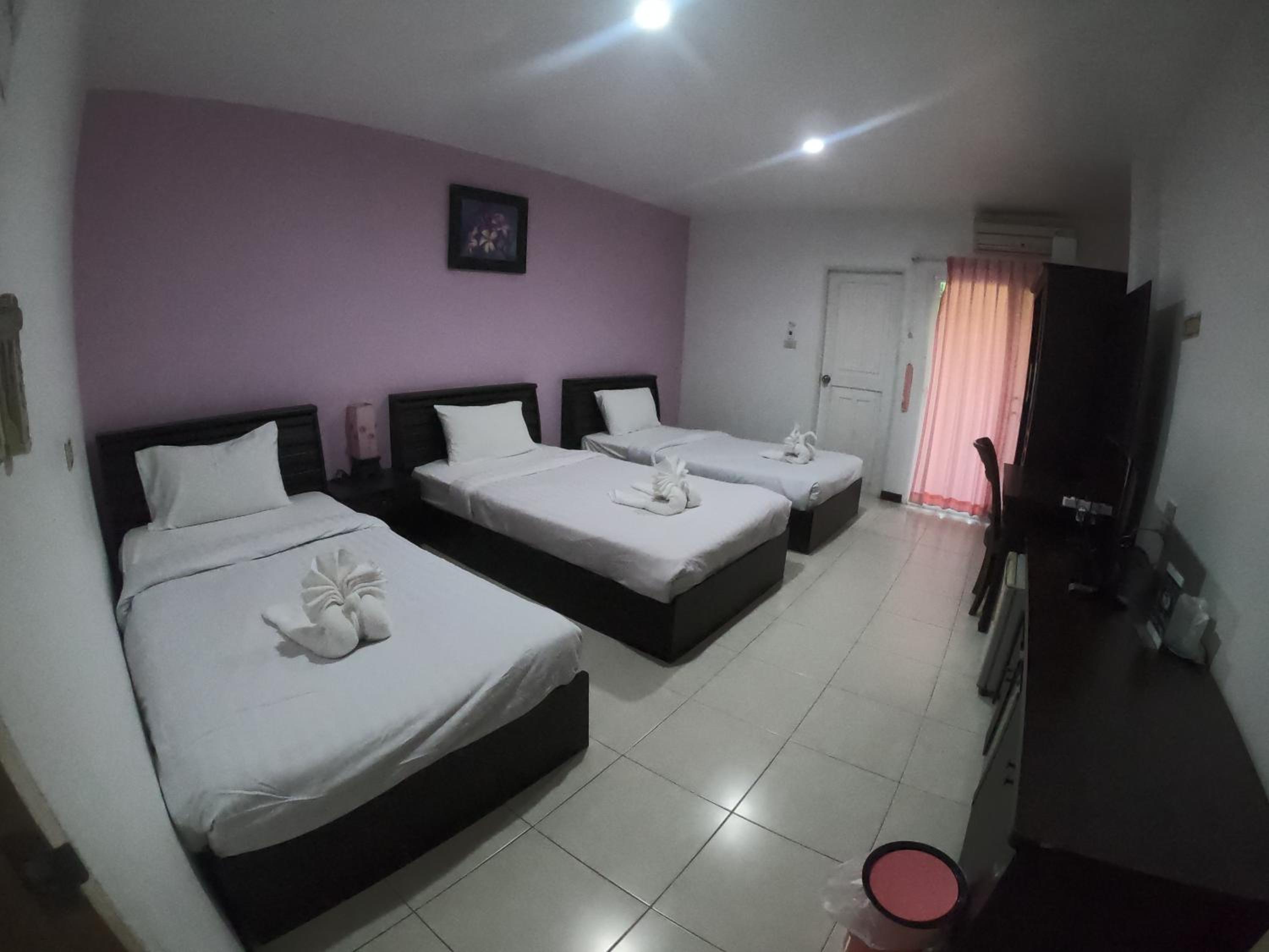 Superior Triple Room photo 2