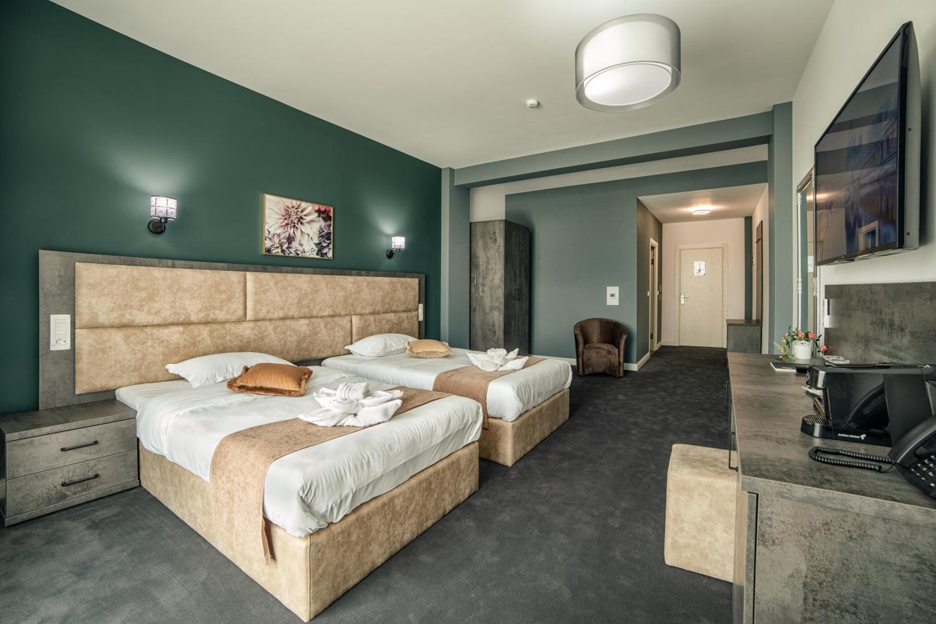 Standard Double Room - Photo 2