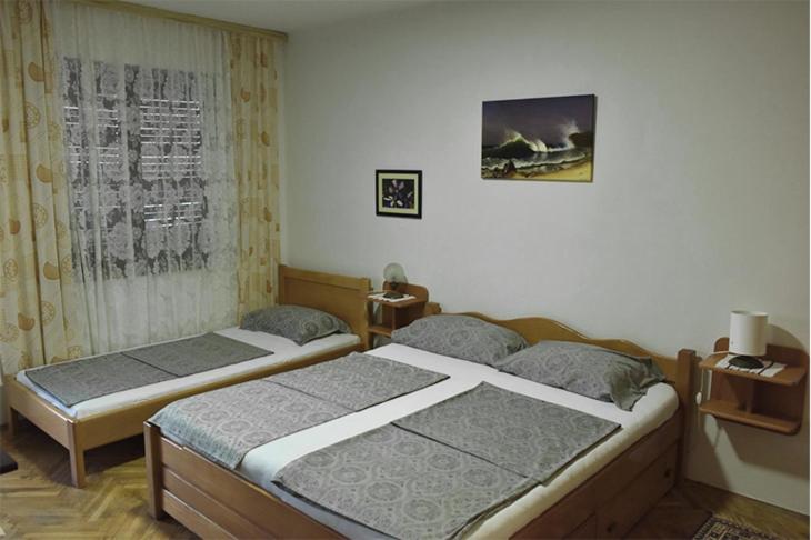One-Bedroom Apartment photo 2