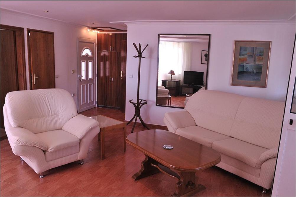 Two-Bedroom Apartment photo 2
