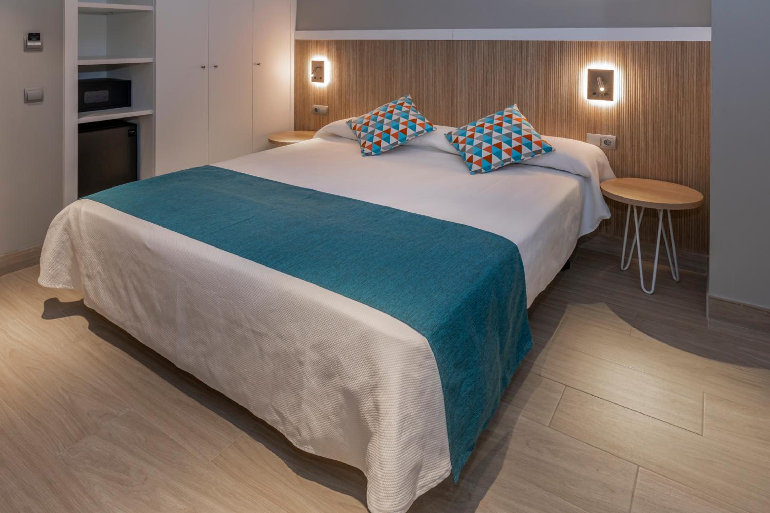 Standard Double Room (2 Adults) photo 2
