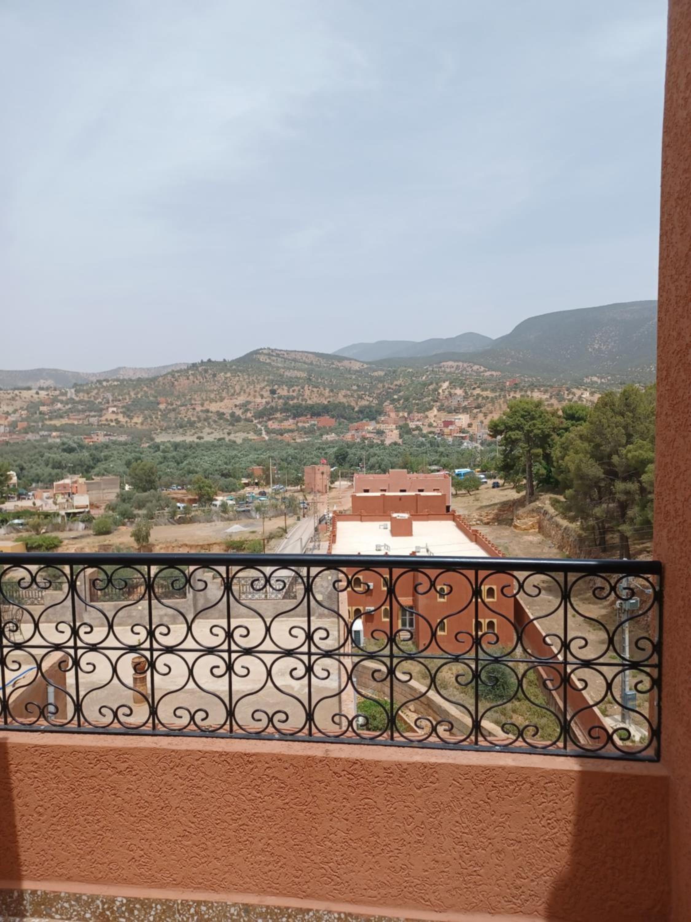 Apartment with Terrace - Photo 9