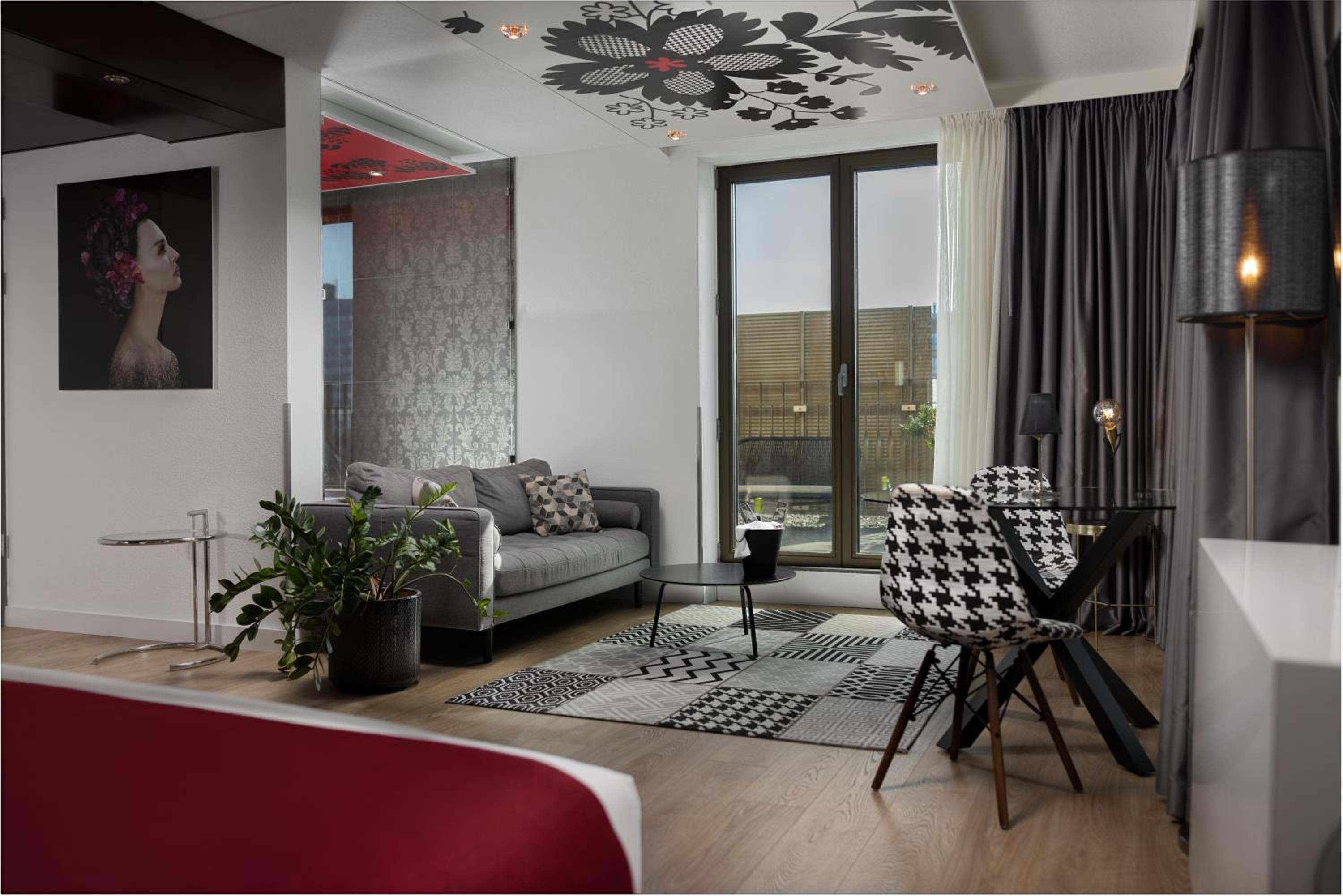 Suite photo 1