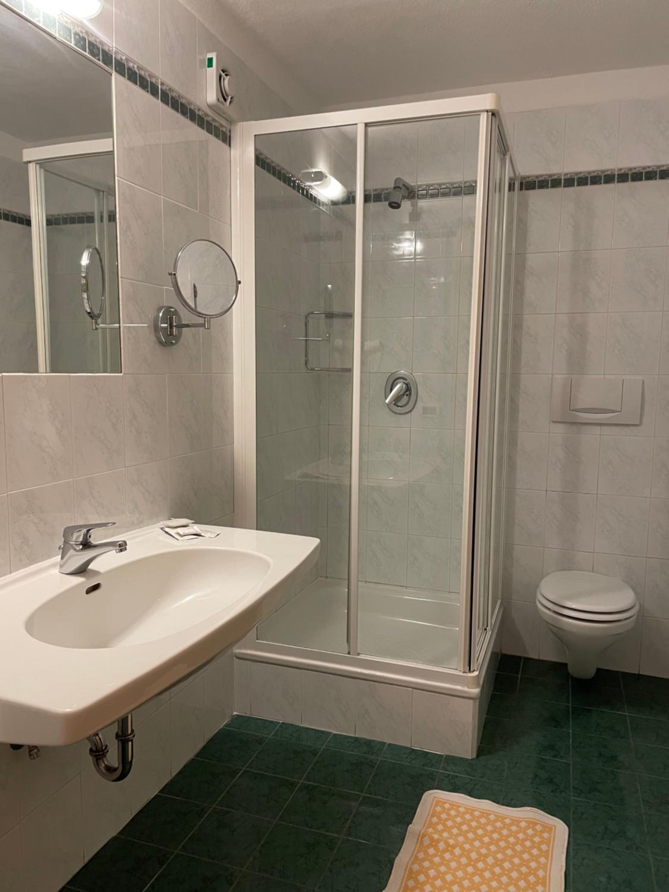 Double Room - Photo 18