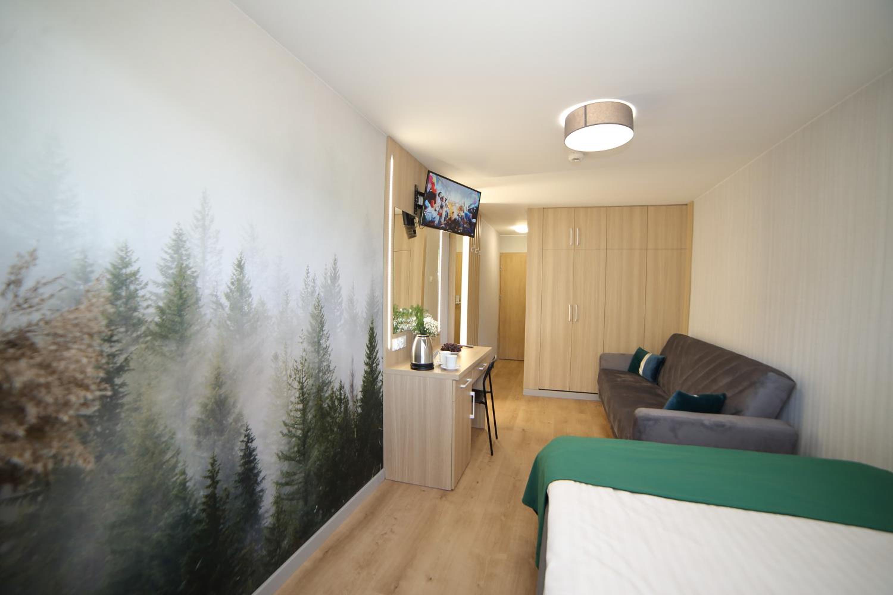 Deluxe Double Room with Balcony photo 3