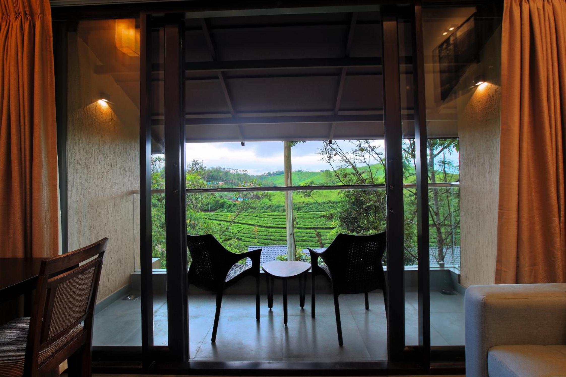 King Room with Balcony photo 2