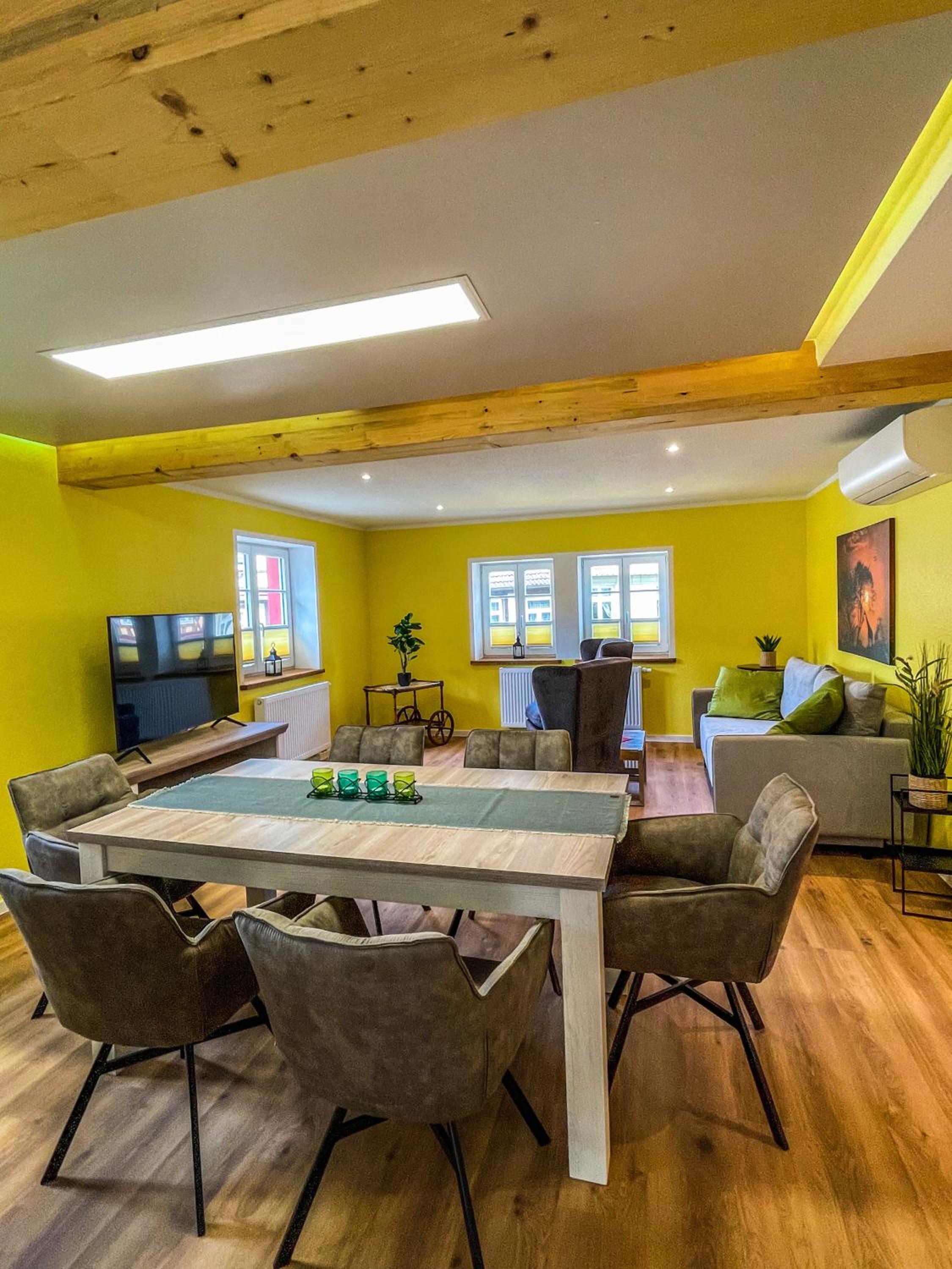 Two-Bedroom Apartment with Balcony photo 2