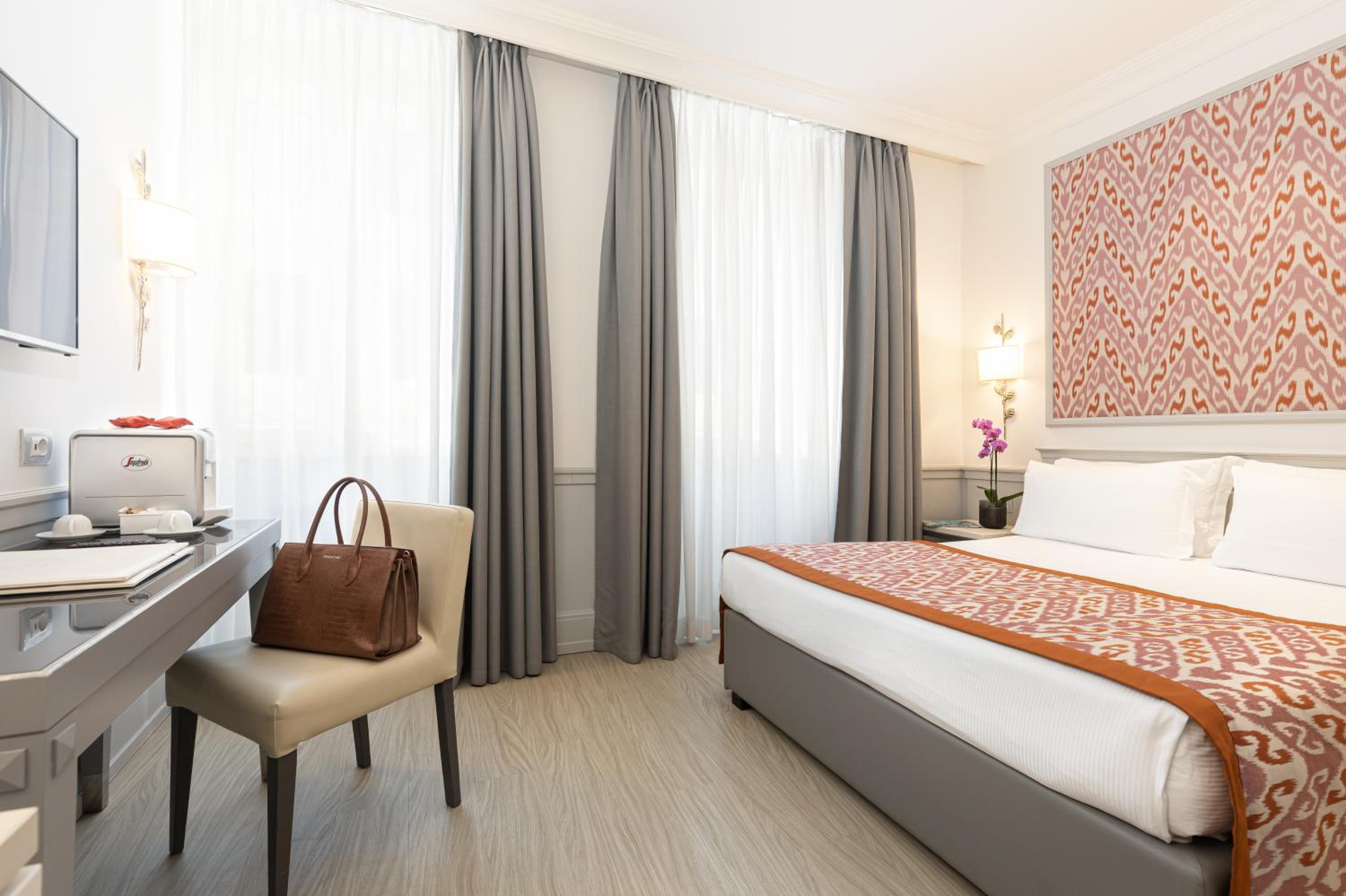 Double or Twin Room photo 3