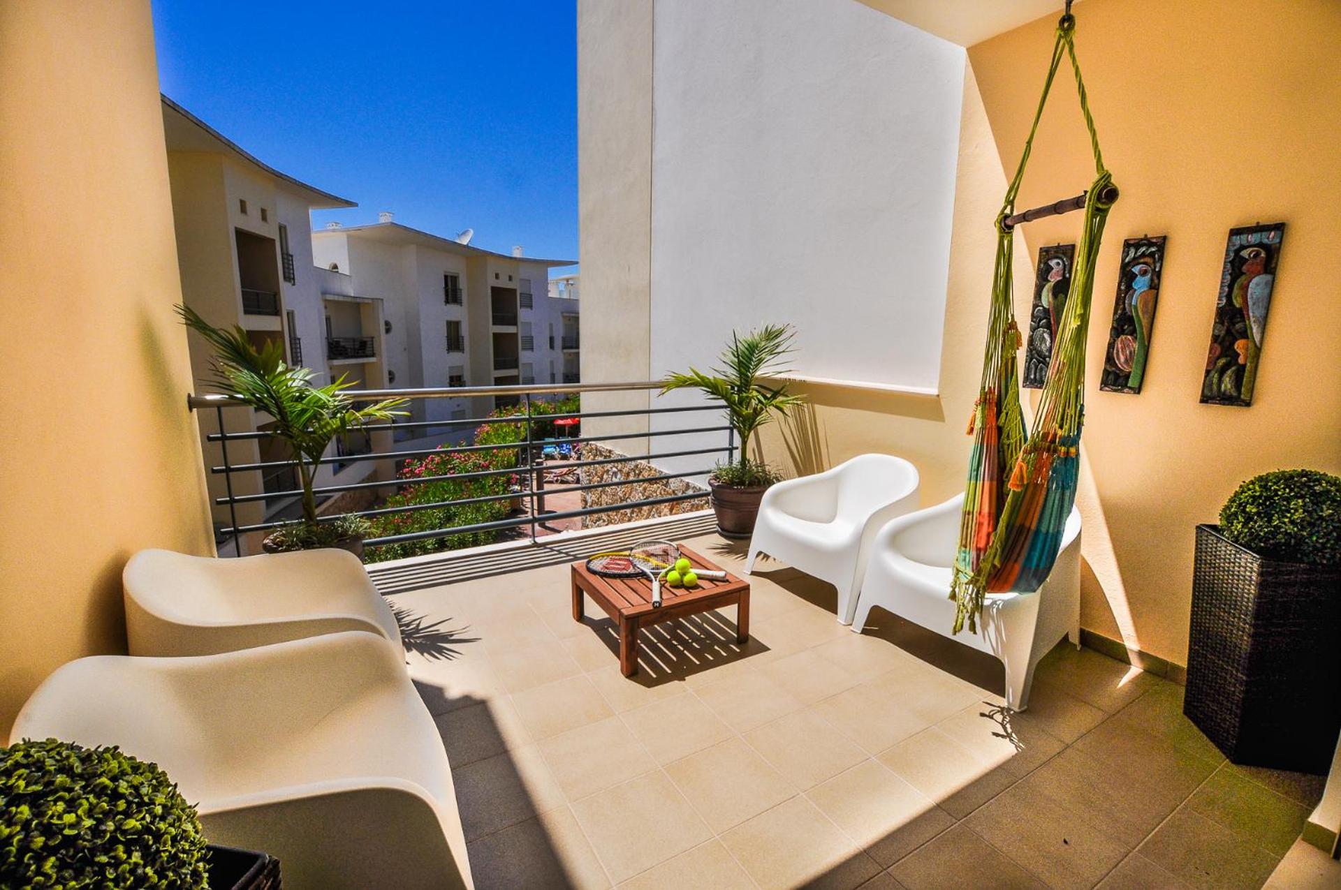 Superior One-Bedroom Apartment - Photo 36