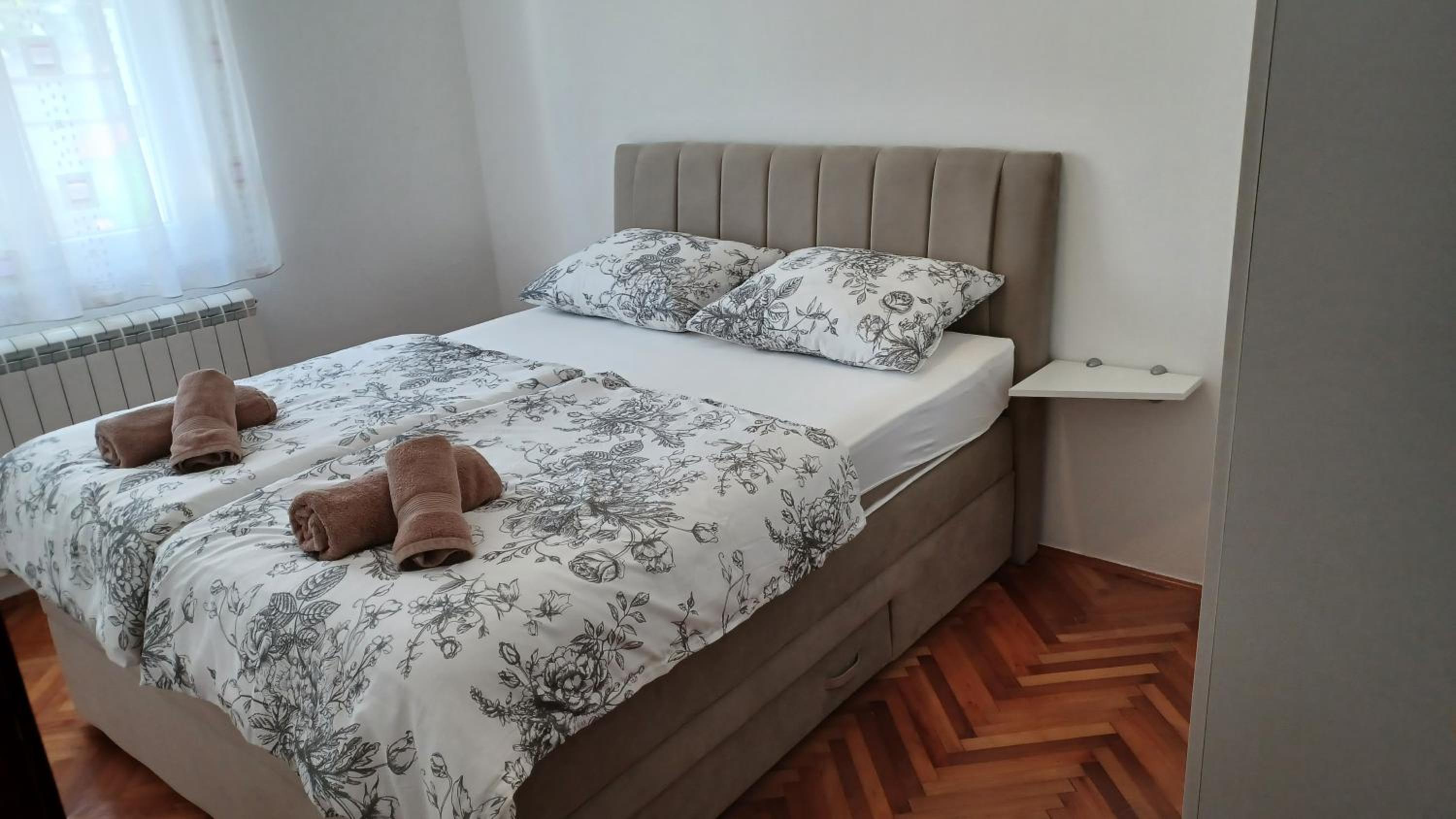 Two-Bedroom Apartment - Photo 8