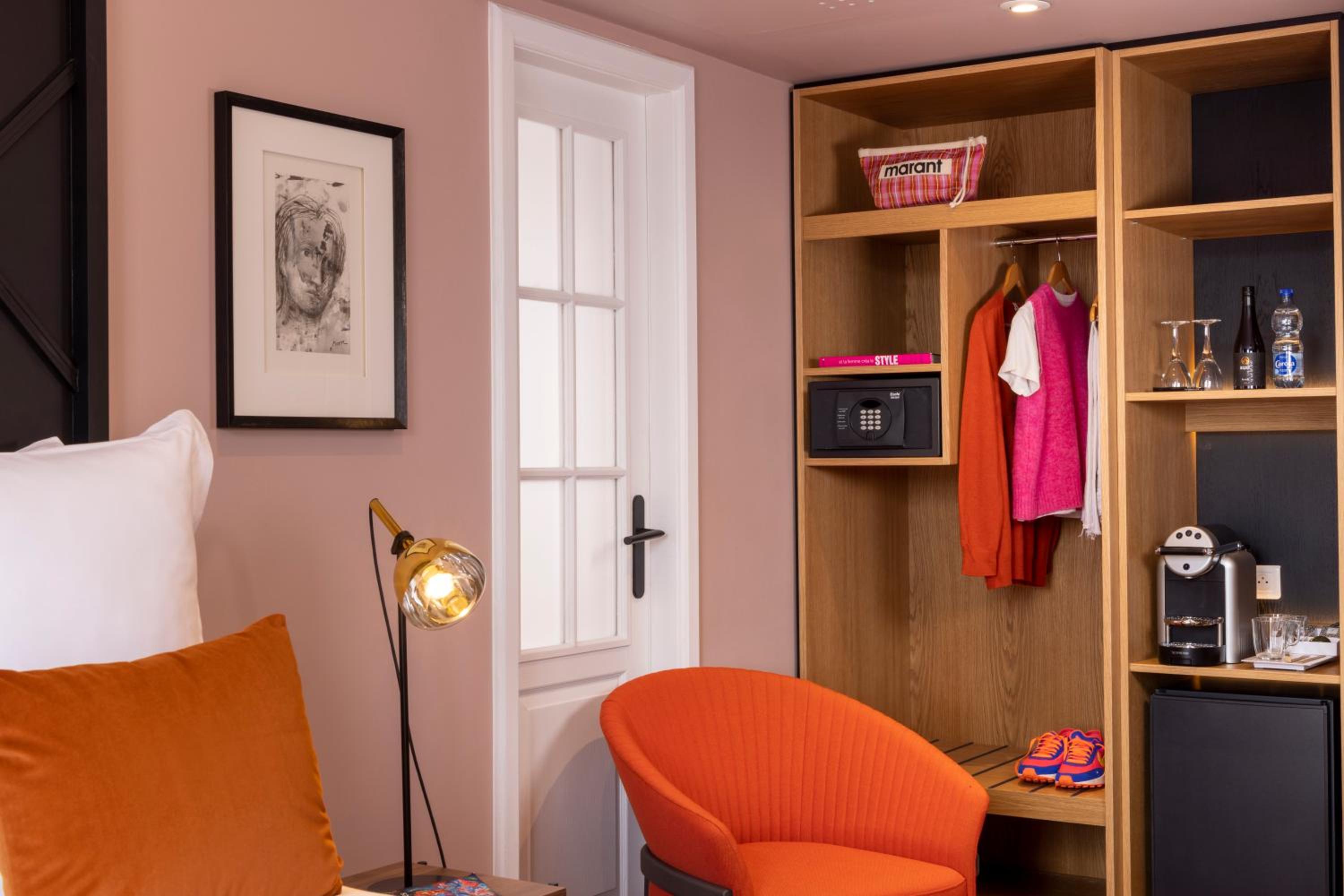 Standard Double Room - Photo 5