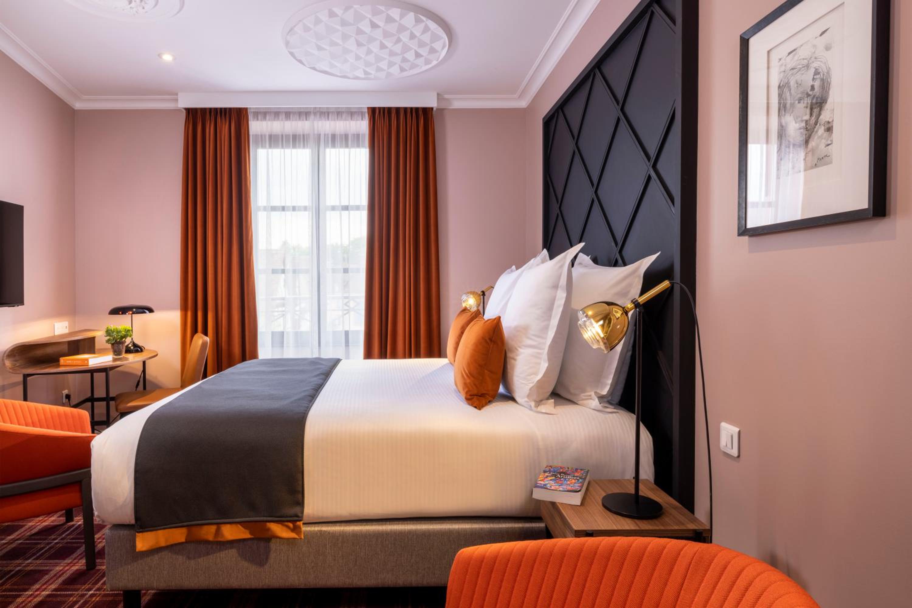 Standard Double Room - Photo 8