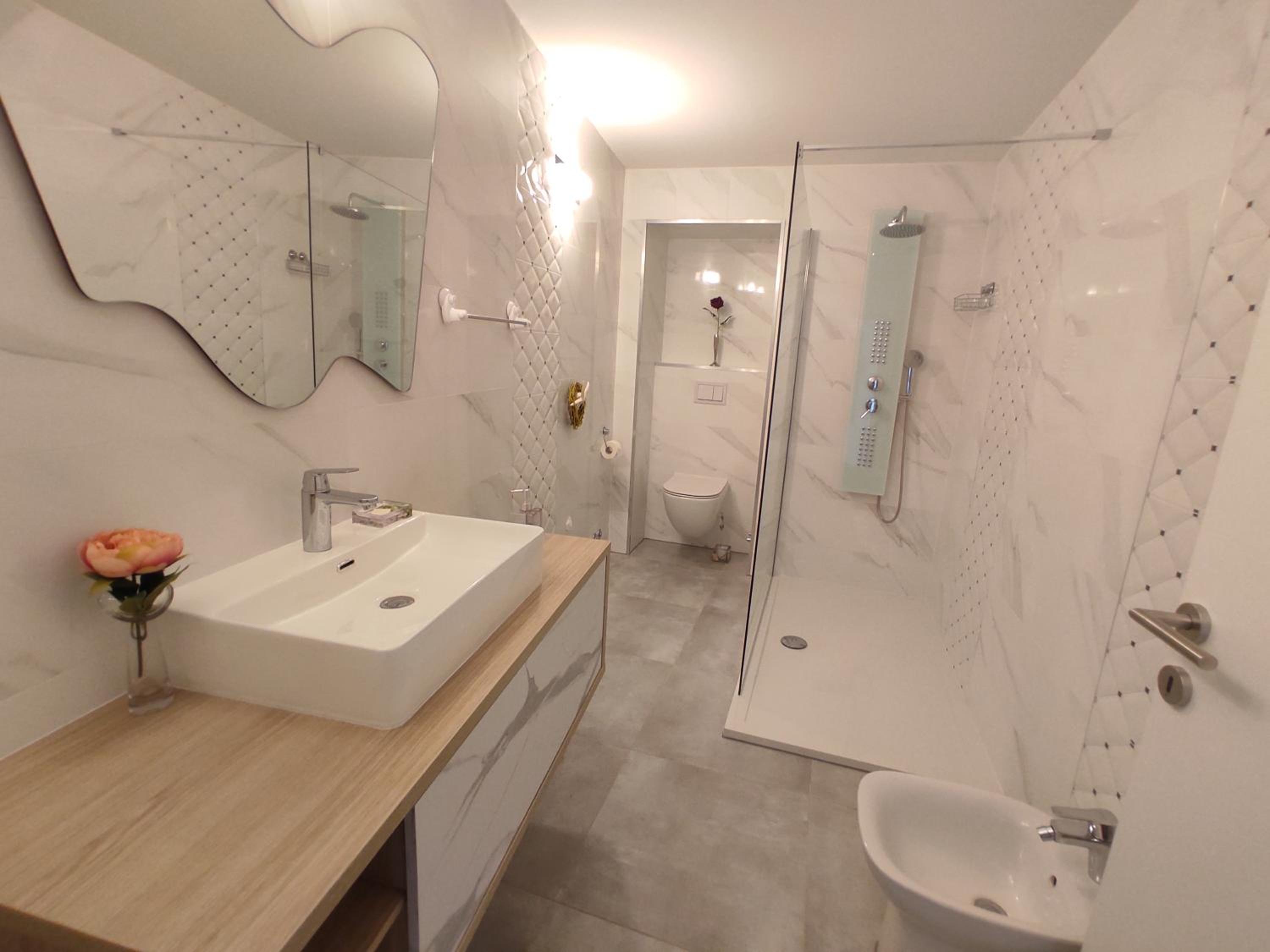 One-Bedroom Apartment - Photo 13