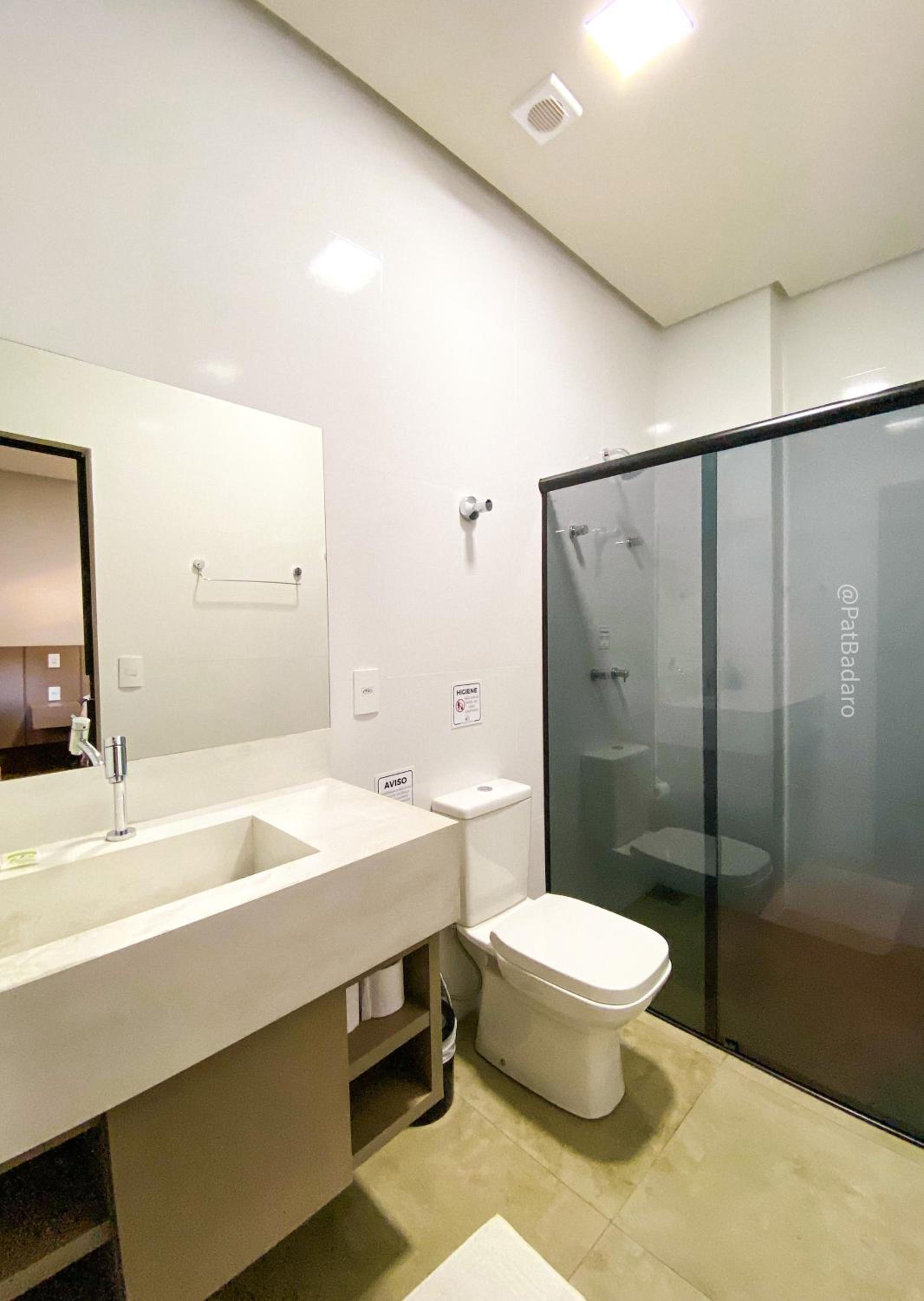 Superior Suite - Photo 7