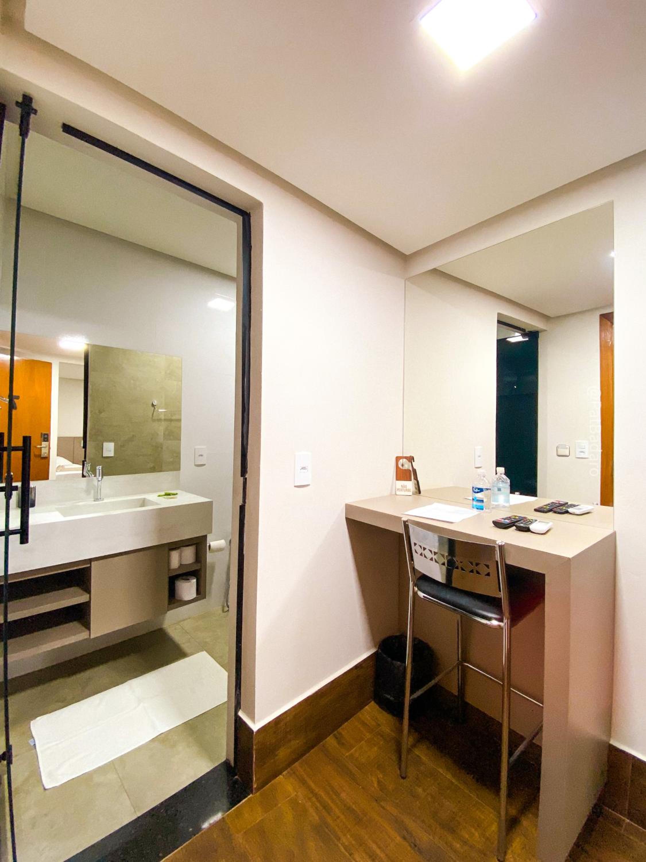 Suite - Photo 2