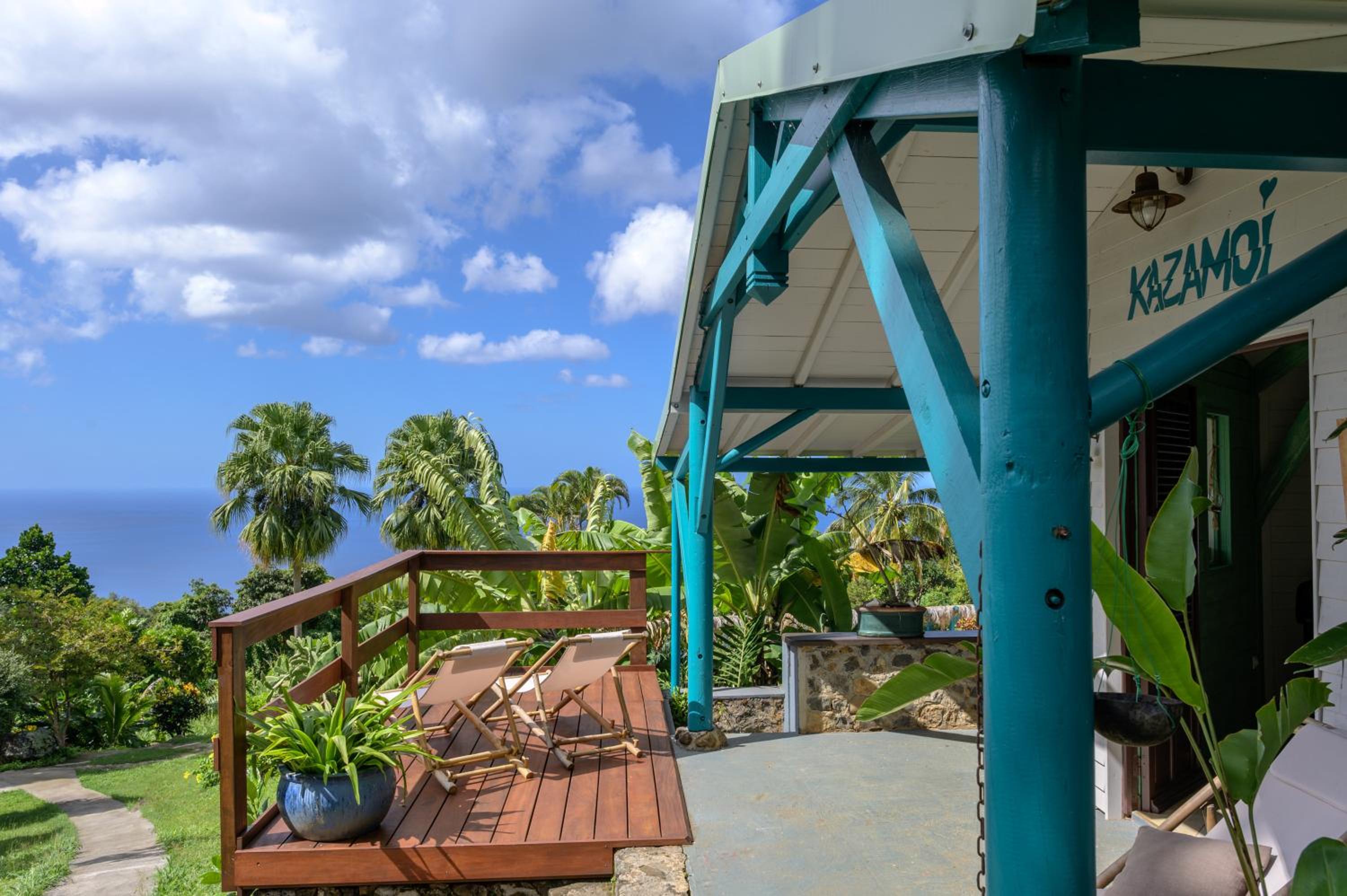 Bungalow with Patio