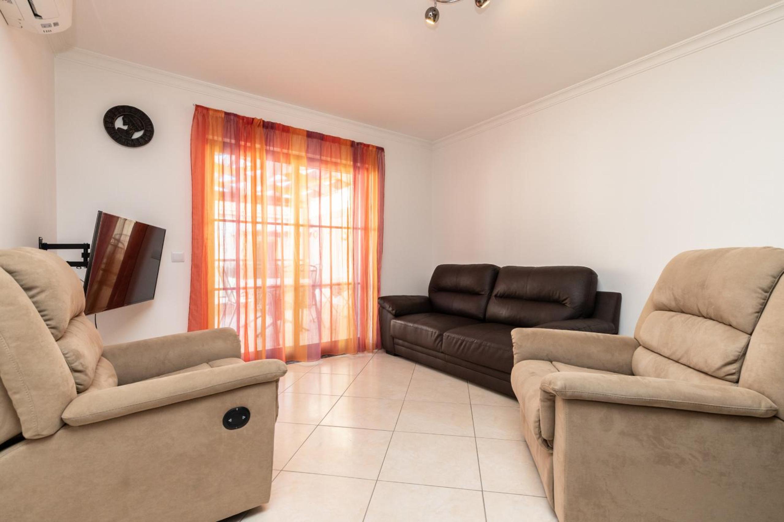 Three-Bedroom Apartment photo 1