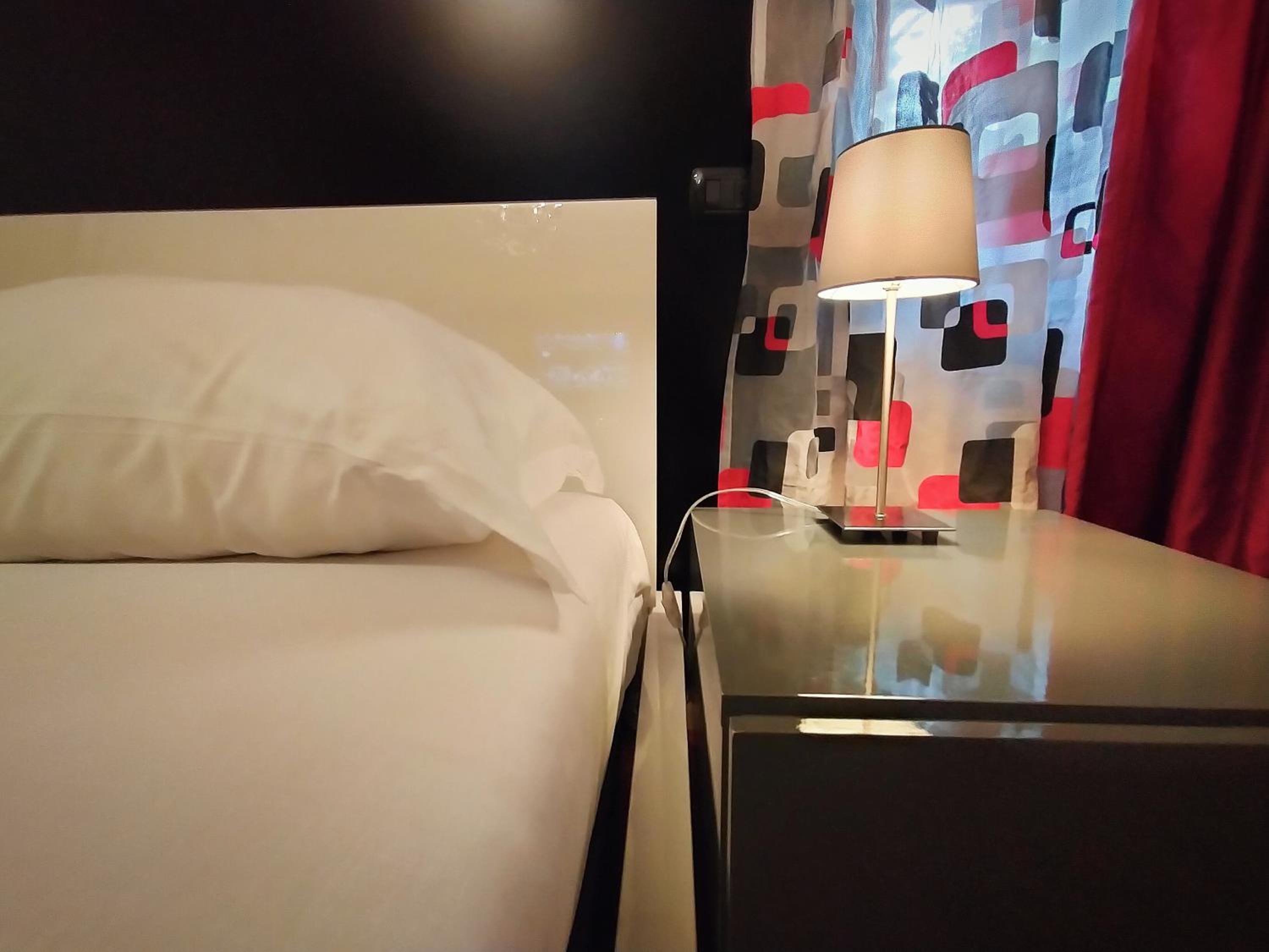 Deluxe Room - Photo 22
