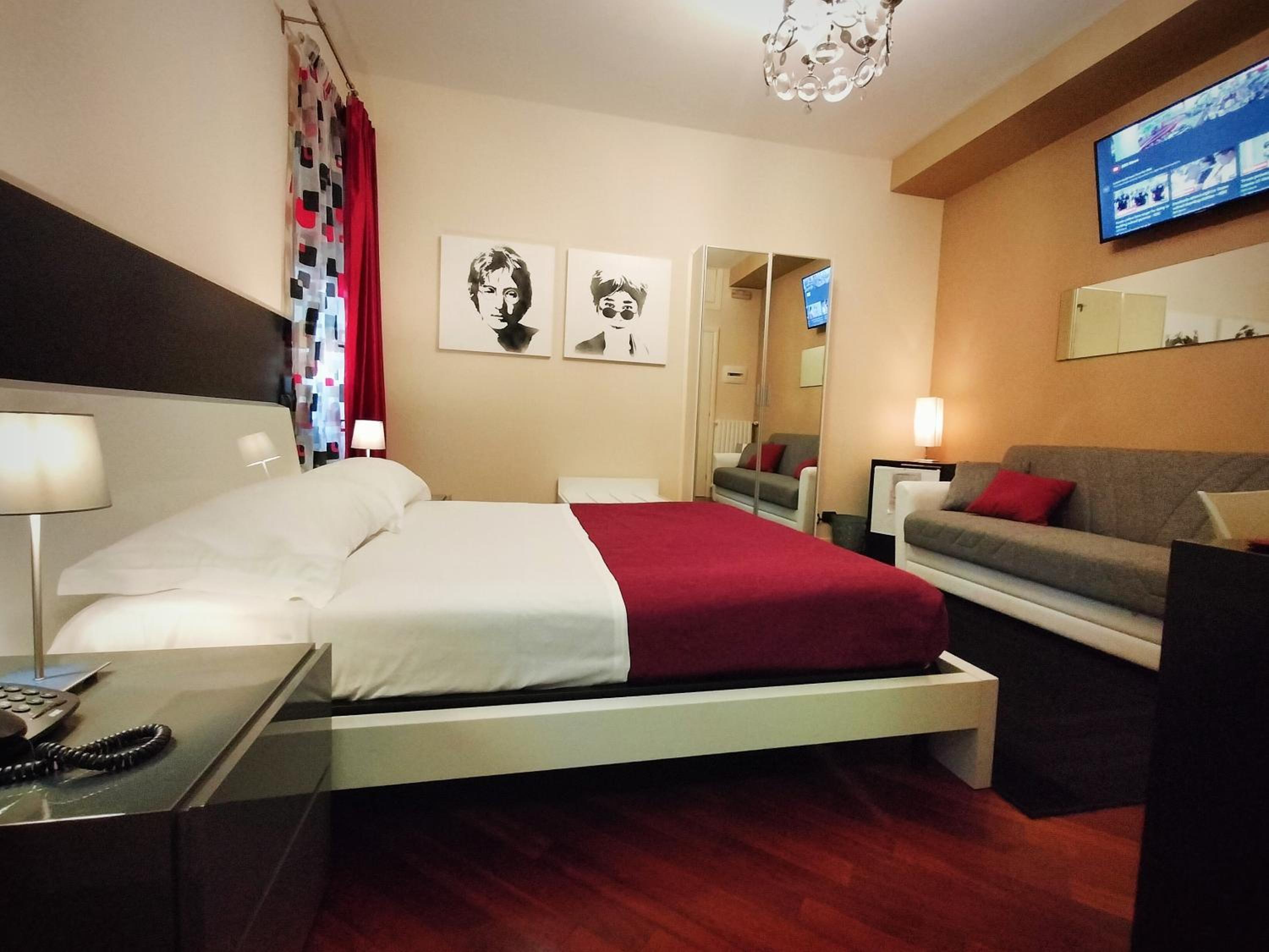 Deluxe Room - Photo 20