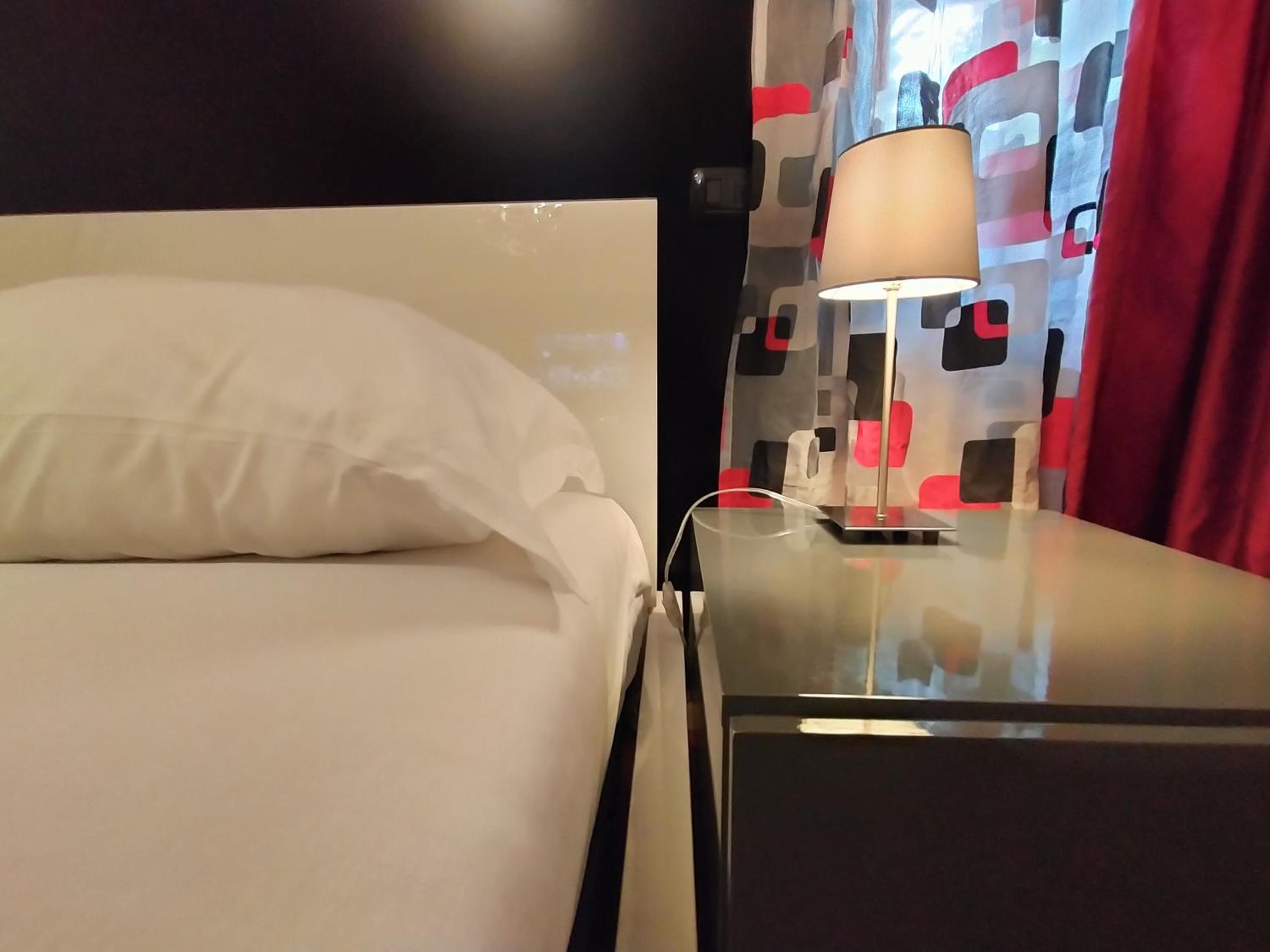 Deluxe Room - Photo 10